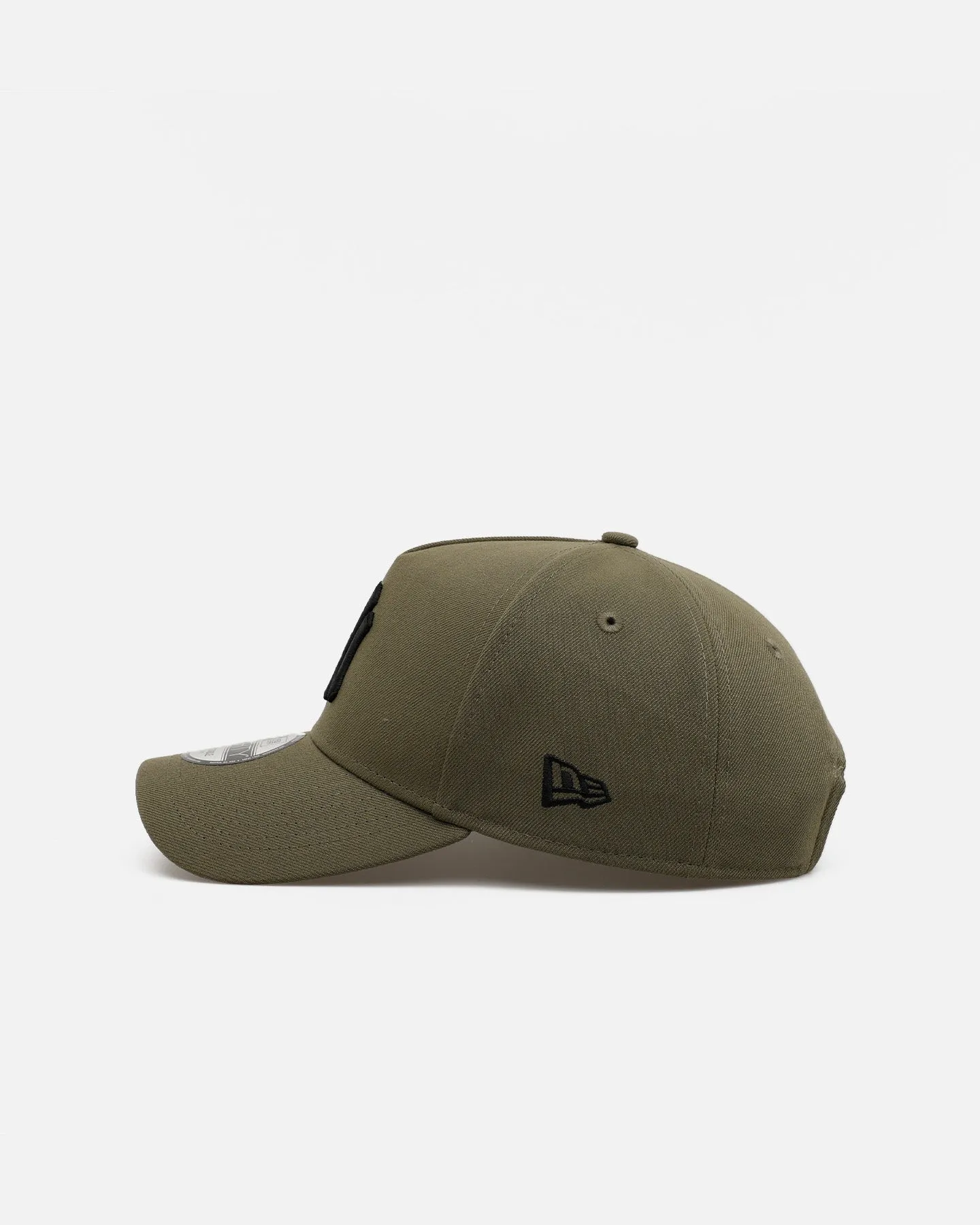New Era New York Yankees 'Easy Olive' 9FORTY A-Frame Snapback Olive sold by Culture Kings product image thumbnail 4