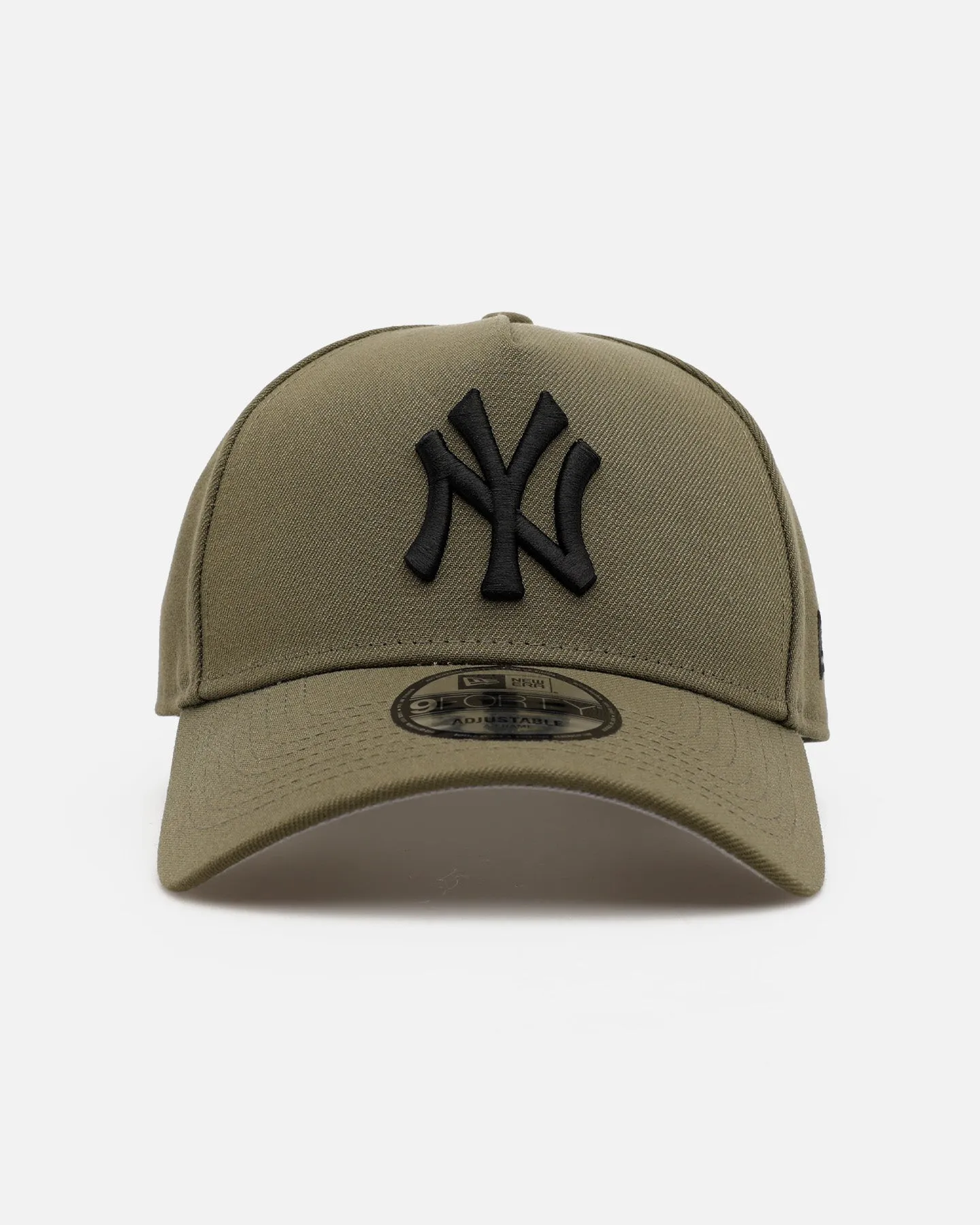 New Era New York Yankees 'Easy Olive' 9FORTY A-Frame Snapback Olive sold by Culture Kings