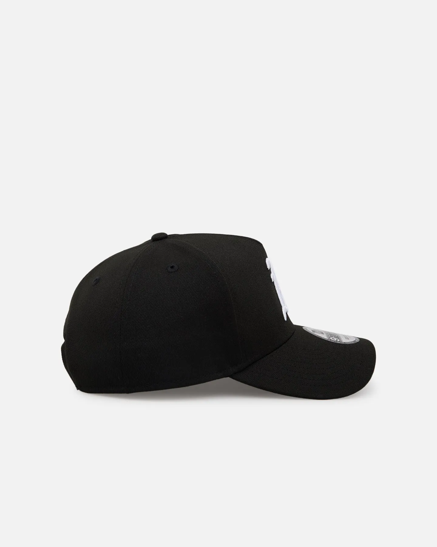 New Era Oakland Athletics 'Easy Black and White' 9FORTY A-Frame Snapback Black/White sold by Culture Kings product image thumbnail 3