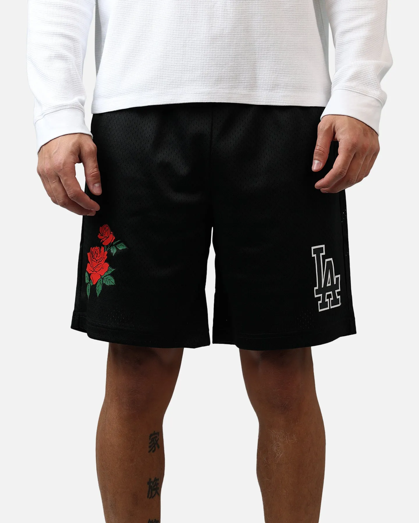New Era Los Angeles Dodgers Rose Shorts Black sold by Culture Kings product image thumbnail 3