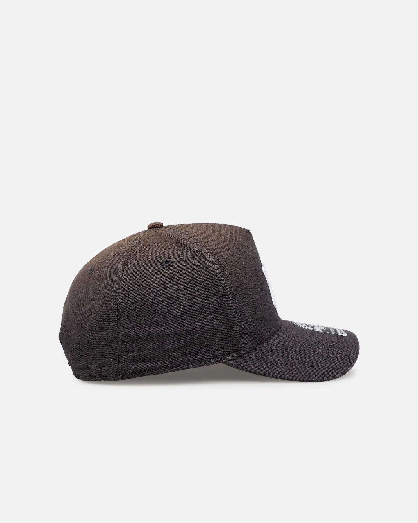 47 Brand New York Yankees 'Sun Fade' in 47 Offside Snapback Charcoal sold by Culture Kings product image thumbnail 3