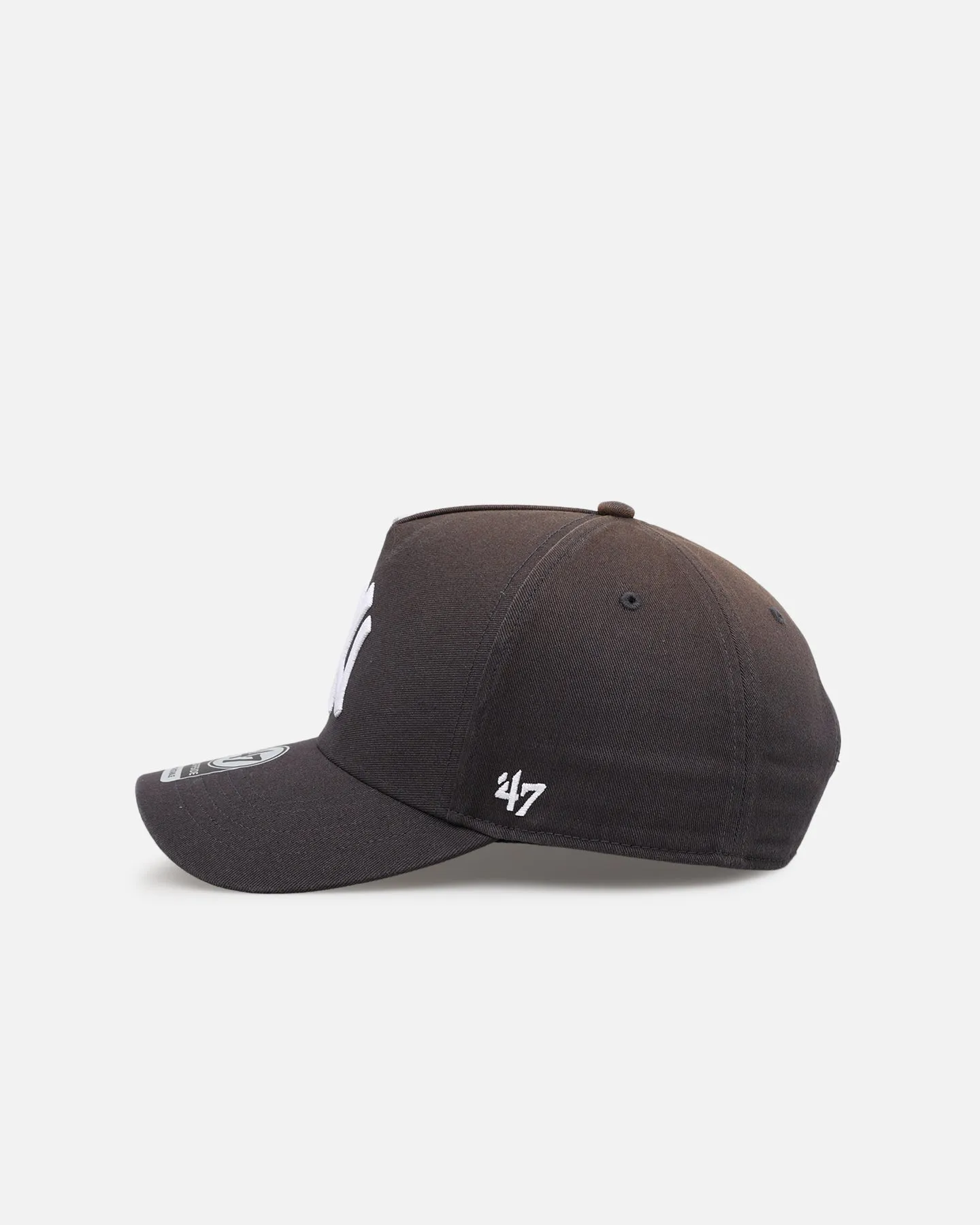 47 Brand New York Yankees 'Sun Fade' in 47 Offside Snapback Charcoal sold by Culture Kings product image thumbnail 4