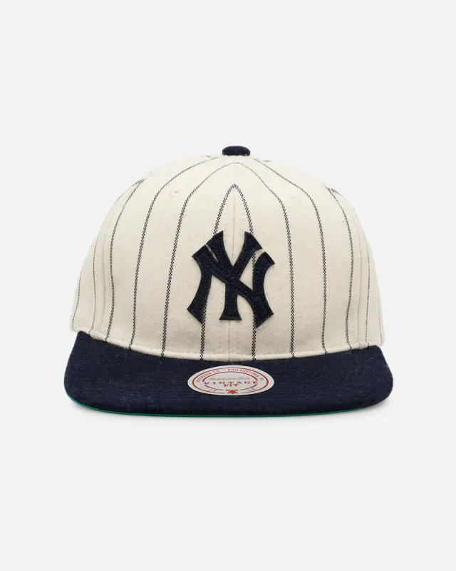 Mitchell & Ness New York Yankees 'Vintage Baseball' Vintage Fit Strapback Off White made by Mitchell & Ness