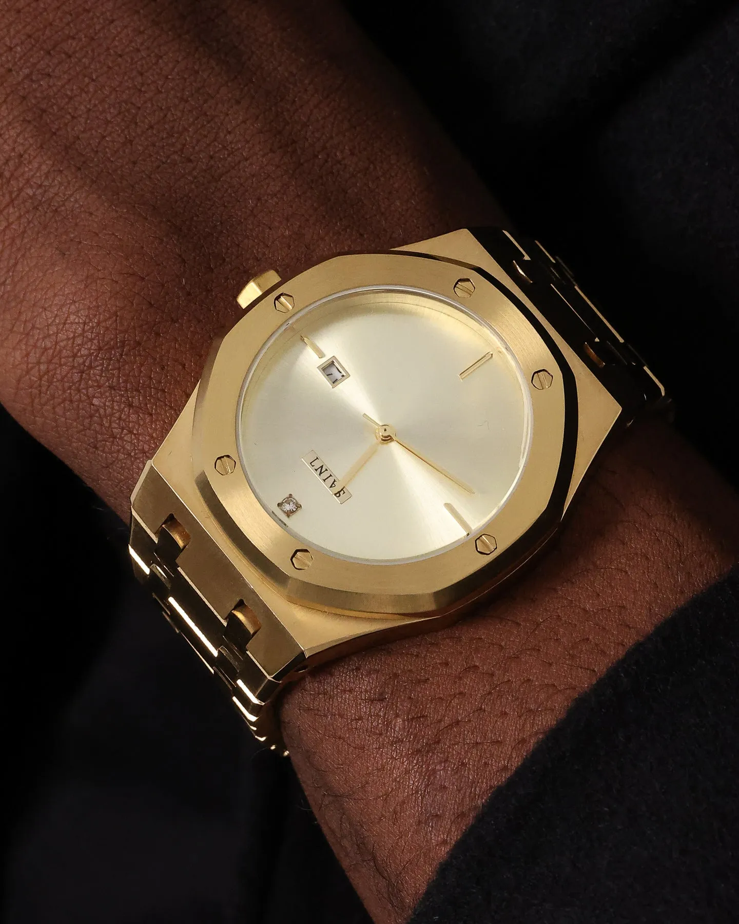 Saint Morta Diamond Medio Watch Gold/Diamond sold by Culture Kings product image thumbnail 4