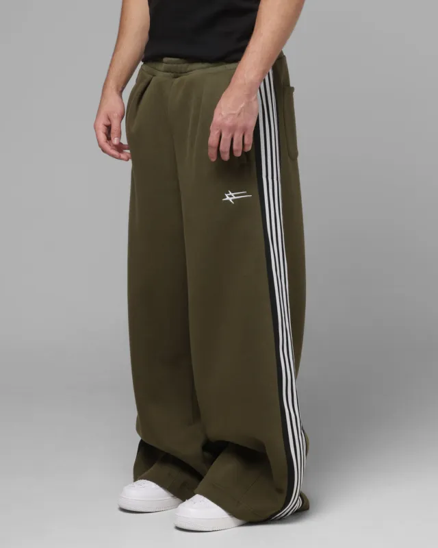 Loiter Hybrid Trackpants Moss Green made by Culture Kings
