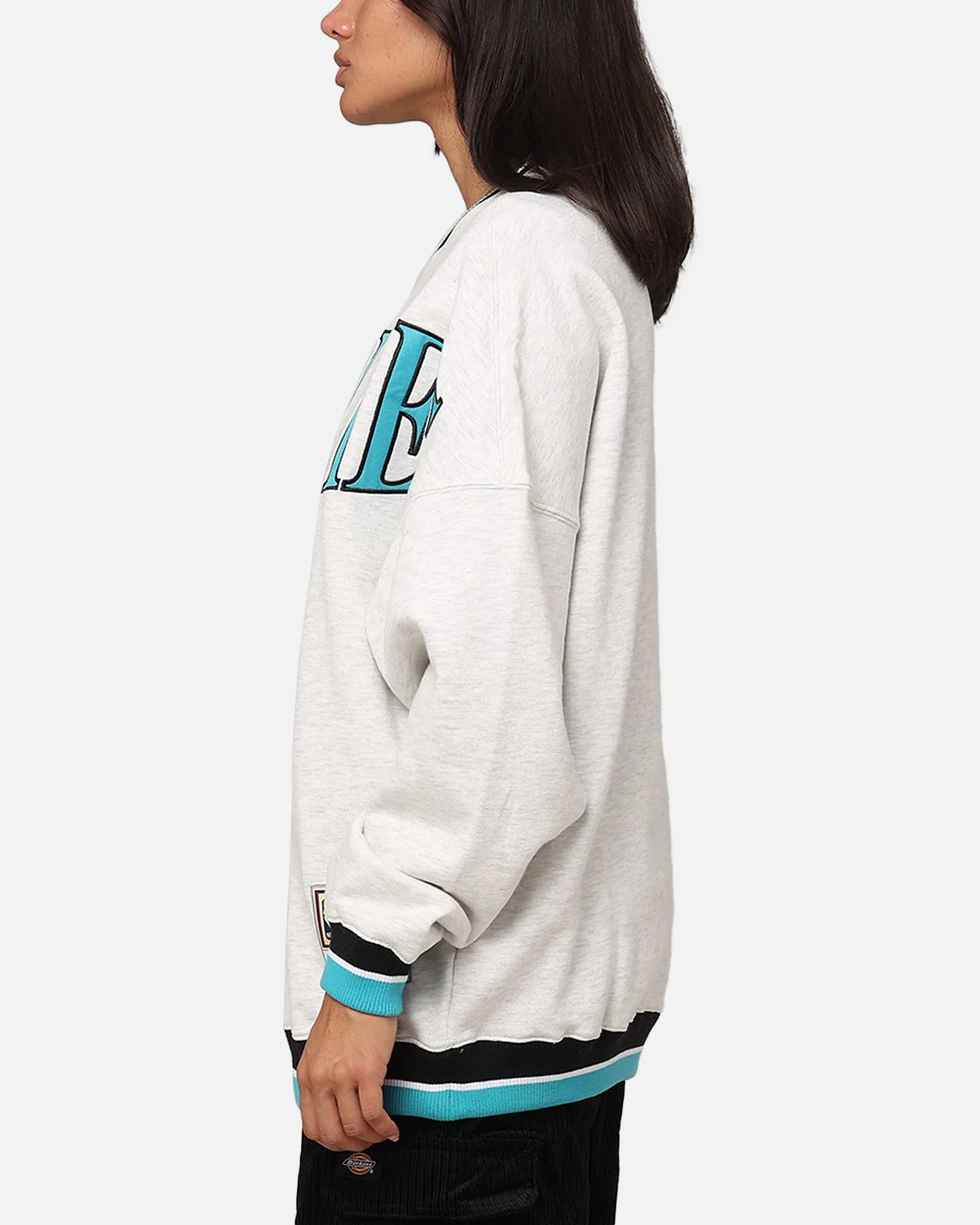 Mitchell & Ness Memphis Grizzlies Shooting Crewneck Silver Marle sold by Culture Kings product image thumbnail 5