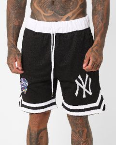 New Era New York Yankees Logo Emblem Shorts Black sold by Culture Kings