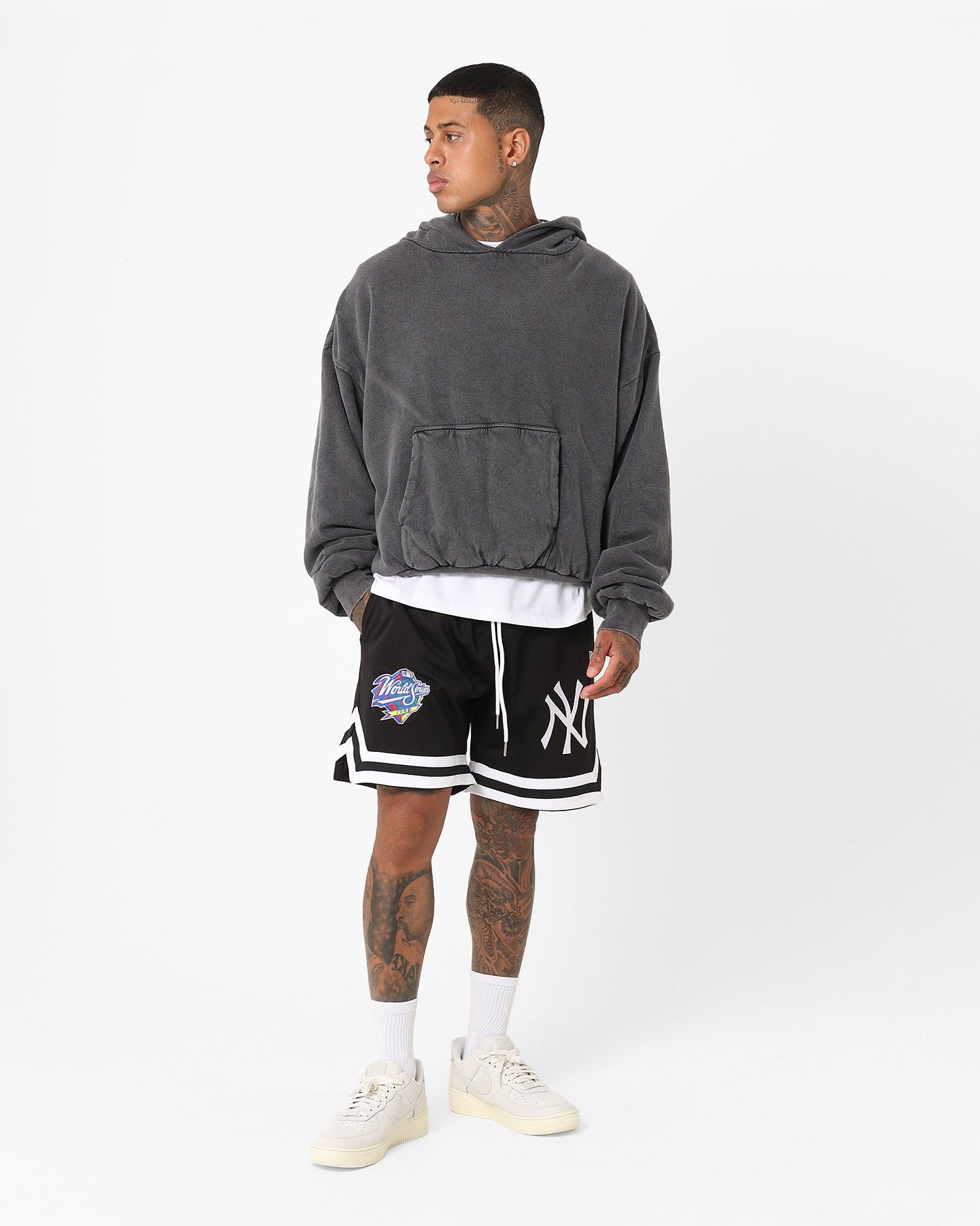 New Era New York Yankees Logo Emblem Shorts Black sold by Culture Kings product image thumbnail 2