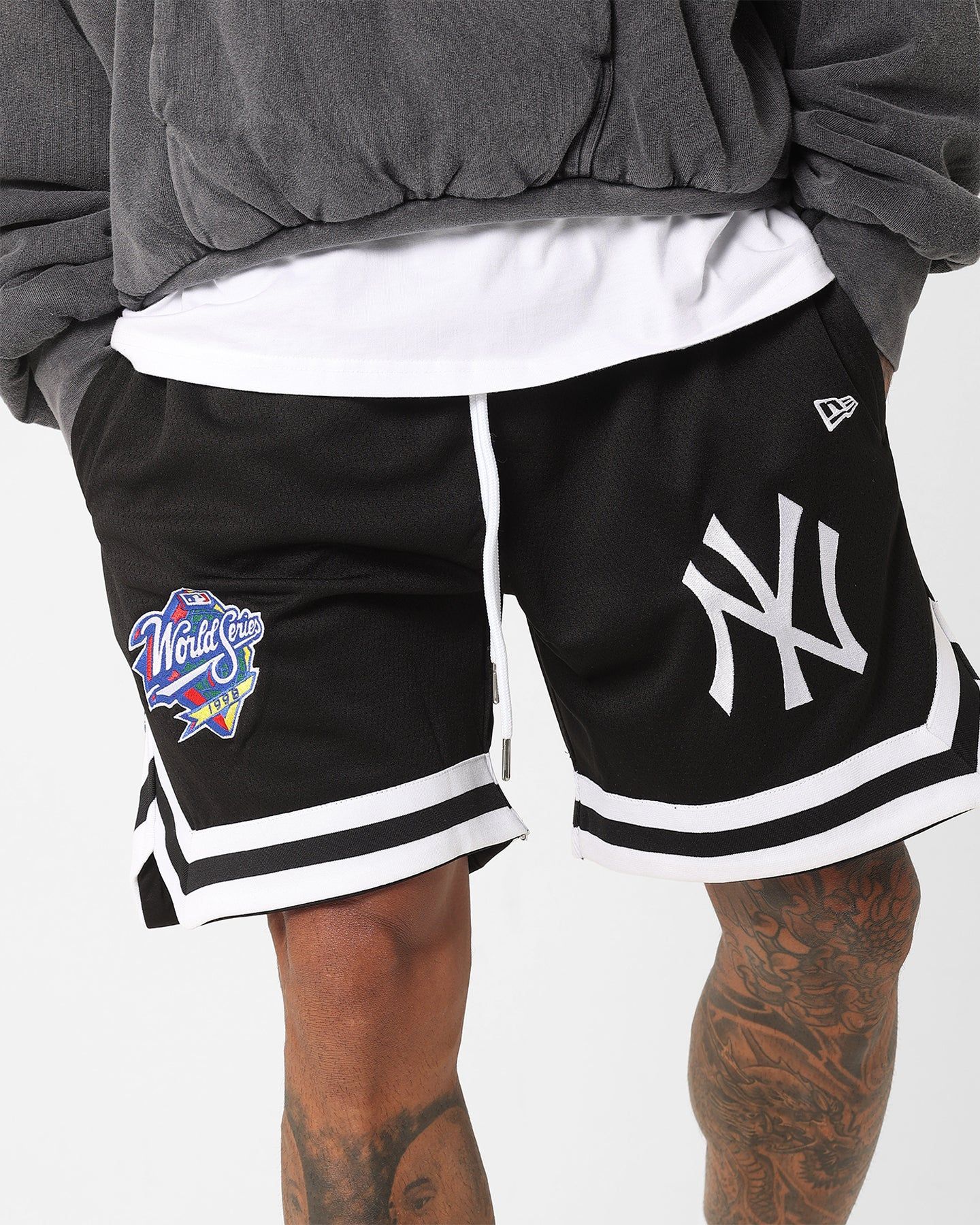 New Era New York Yankees Logo Emblem Shorts Black sold by Culture Kings product image thumbnail 3