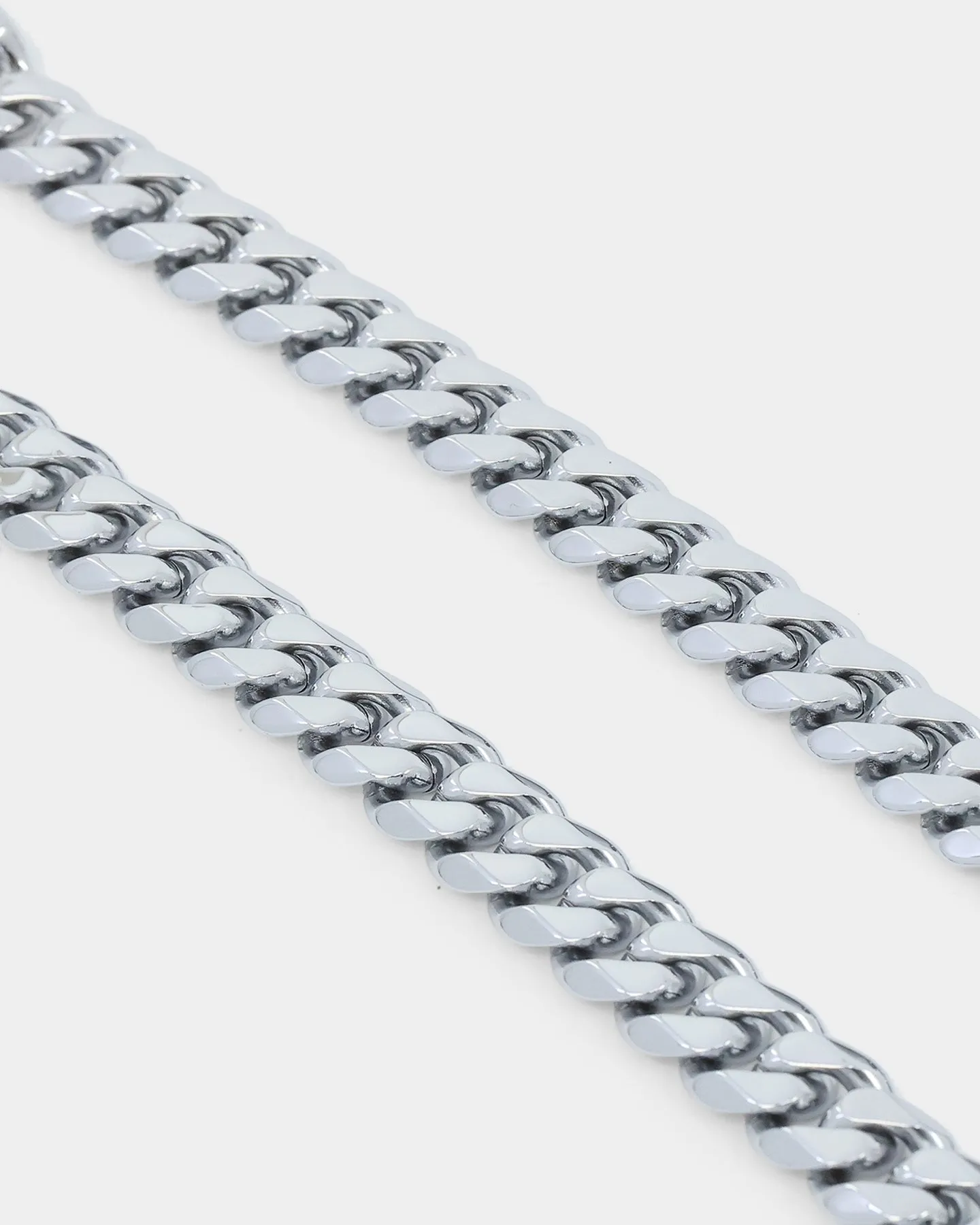 Saint Morta 10mm Cuban Chain White Gold sold by Culture Kings product image thumbnail 3