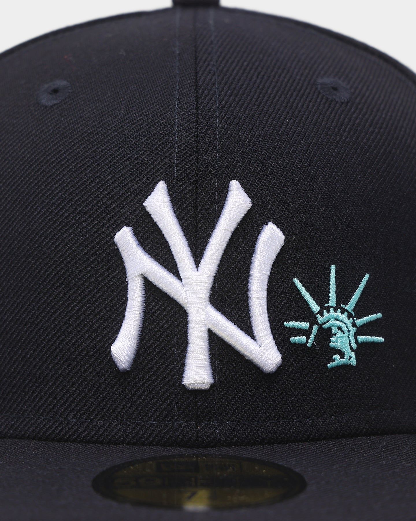 New Era New York Yankees 59FIFTY Fitted Navy sold by Culture Kings product image thumbnail 5