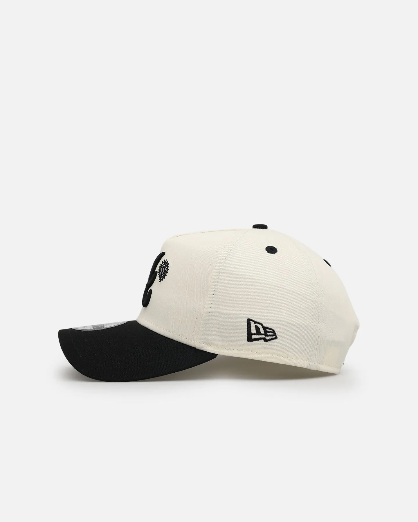 New Era Atlanta Braves 'Paisley Hit' 9FORTY A-Frame Snapback Chrome White/Black sold by Culture Kings product image thumbnail 4