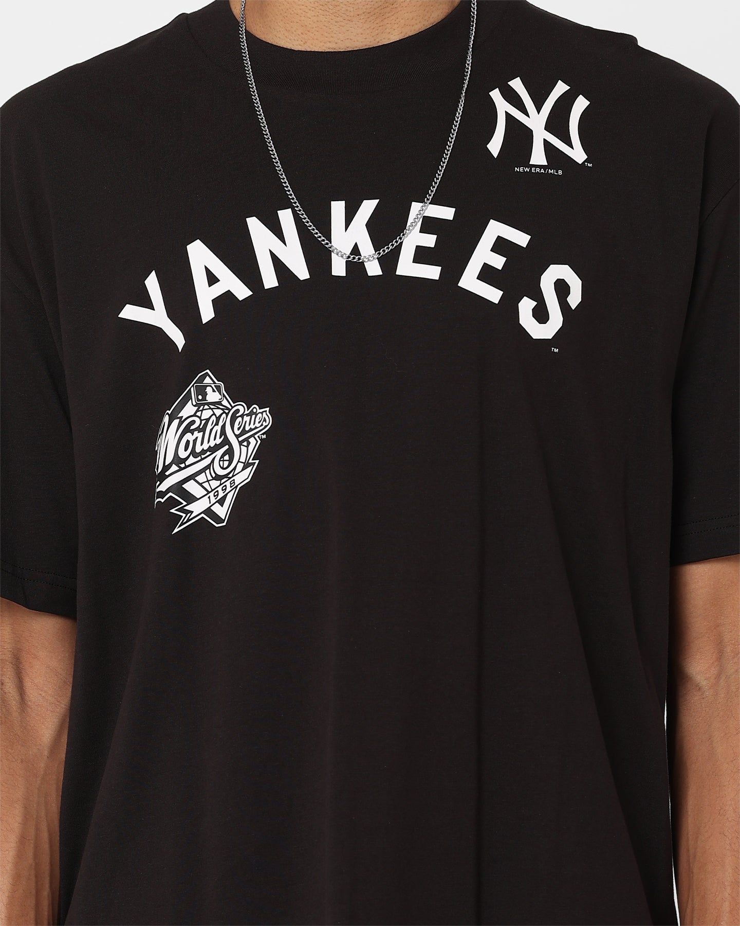 New Era New York Yankees Oversized T-Shirt Black sold by Culture Kings product image thumbnail 3
