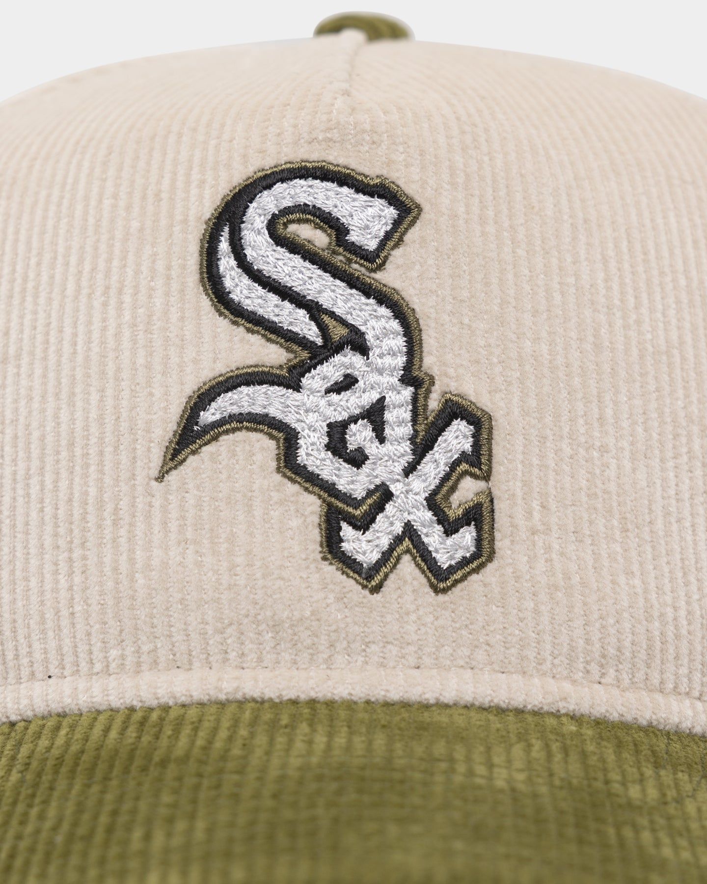 New Era Chicago White Sox 'Dusty Olive' Corduroy Golfer Snapback Green Med sold by Culture Kings product image thumbnail 5