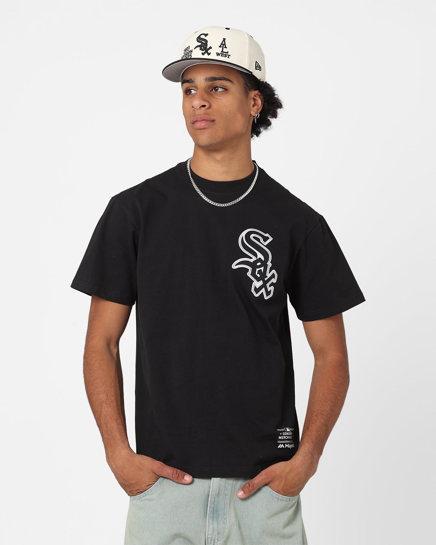 Majestic Athletic Chicago White Sox V Team Crest T-Shirt Faded Black sold by Culture Kings