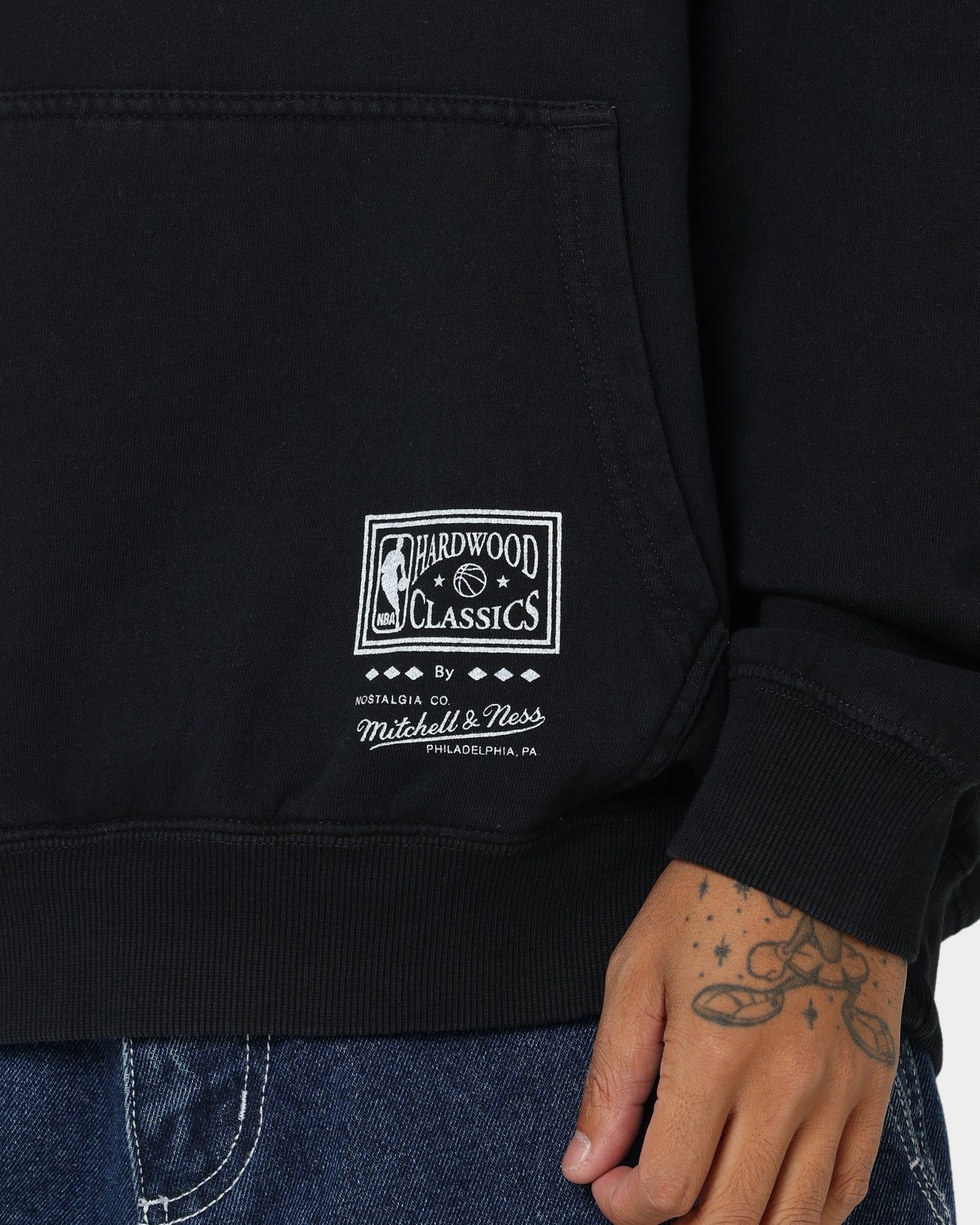 Mitchell & Ness Los Angeles Lakers Point Guard Hoodie Faded Black sold by Culture Kings product image thumbnail 7