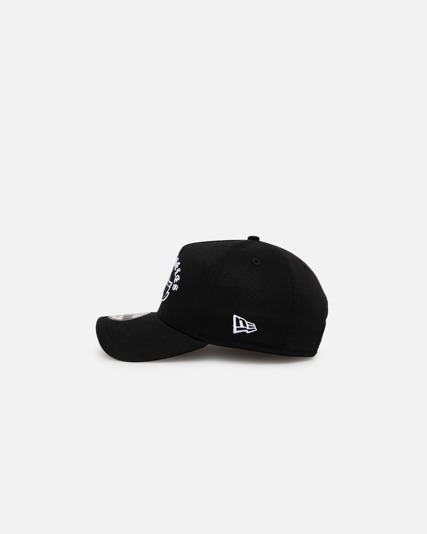 New Era Los Angeles Lakers 'Gothic Arch' 9FORTY A-Frame Snapback Black/White sold by Culture Kings product image thumbnail 4