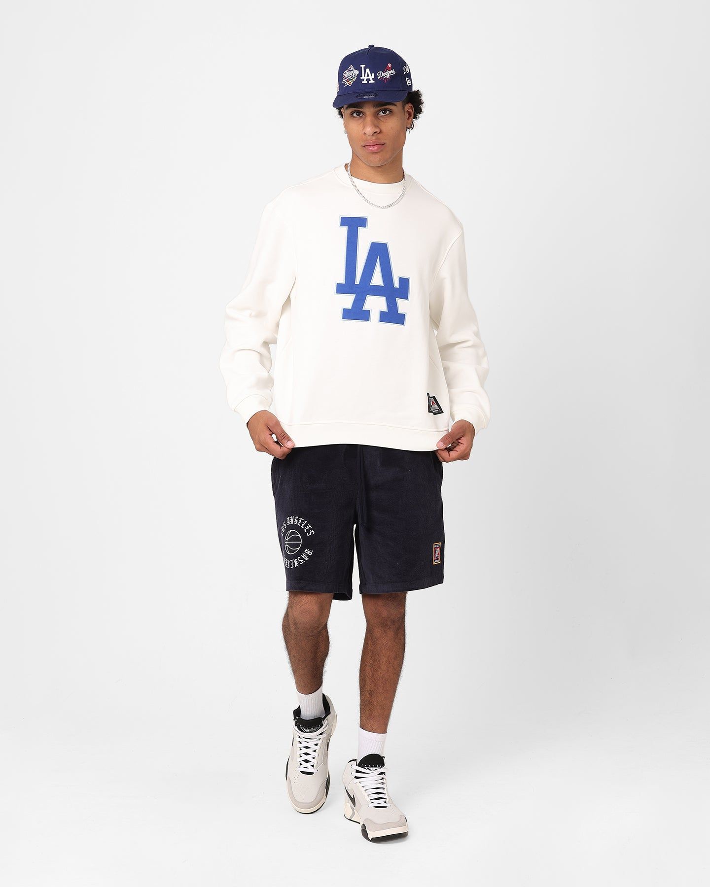 Majestic Athletic Los Angeles Dodgers Logo Applique Crewneck Vintage White sold by Culture Kings product image thumbnail 2