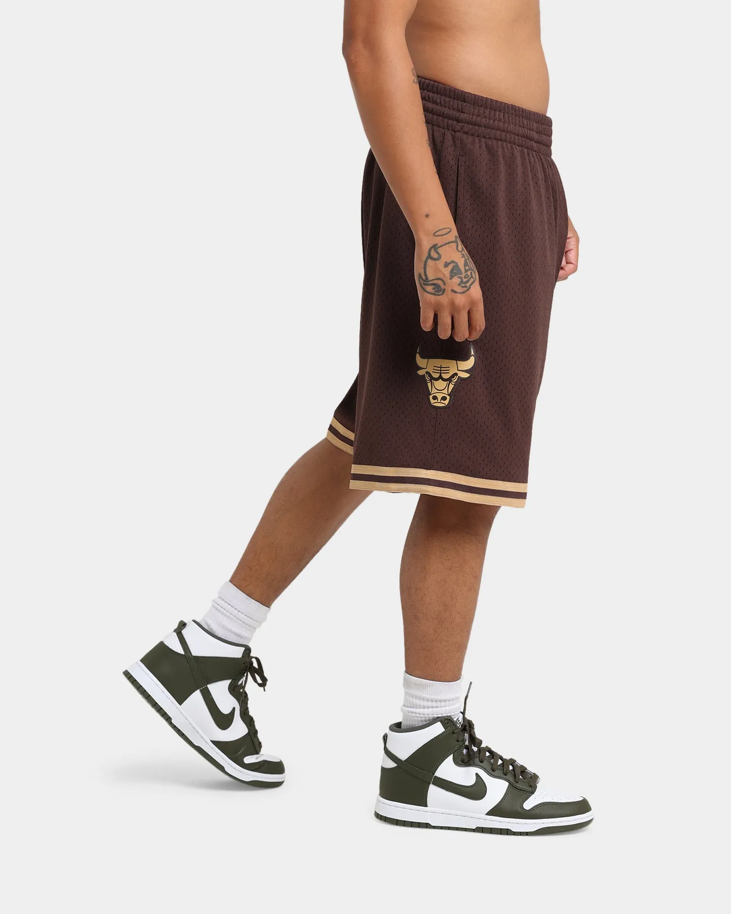 Mitchell & Ness Chicago Bulls Lux Brown Swingman Shorts Baroque Brown sold by Culture Kings product image thumbnail 5