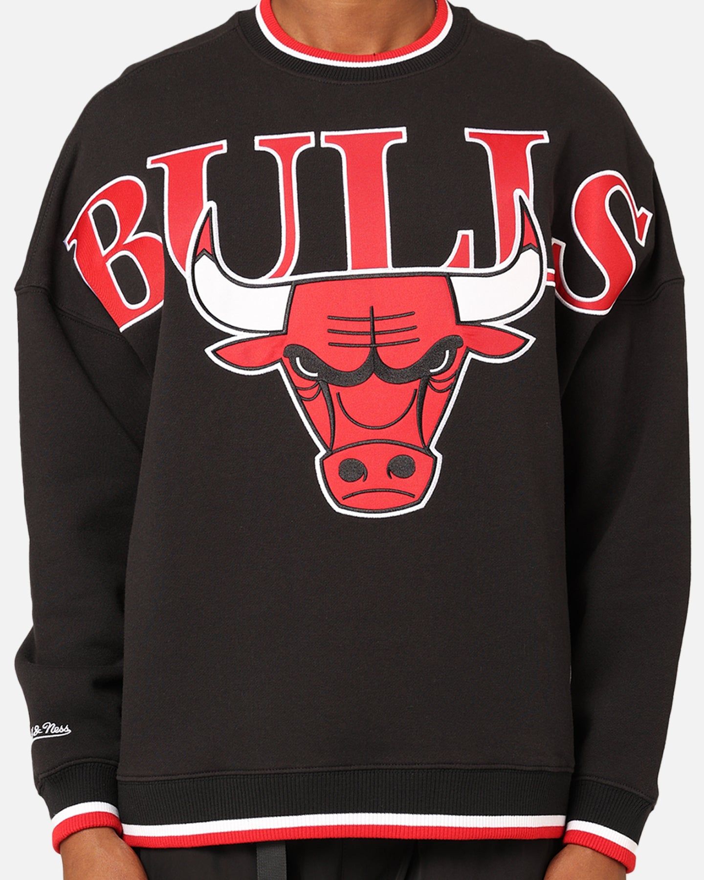 Mitchell & Ness Chicago Bulls Shooting Crewneck Black sold by Culture Kings product image thumbnail 3