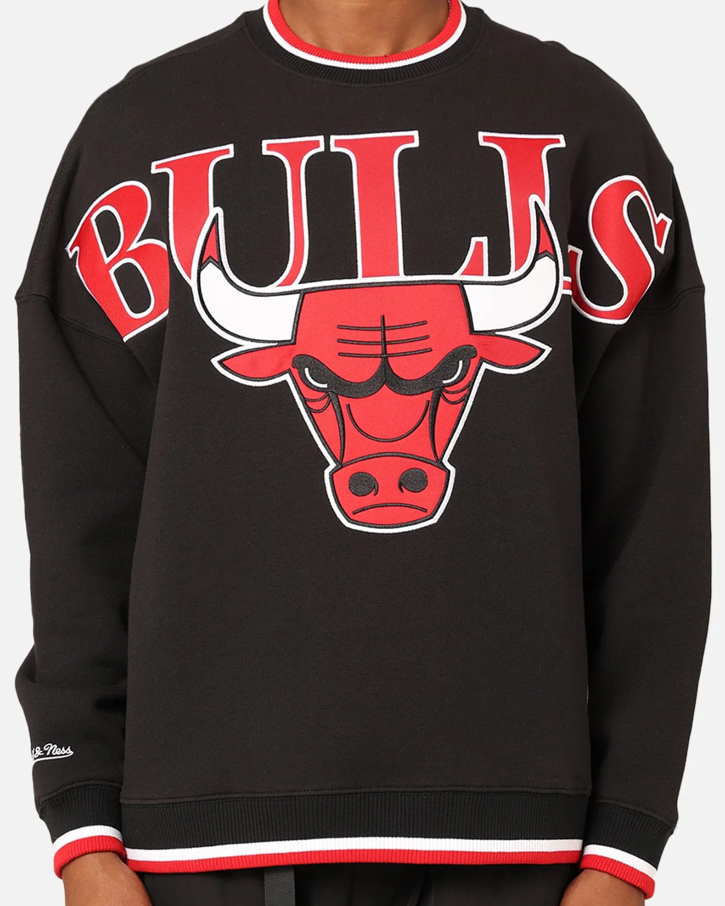 Mitchell & Ness Chicago Bulls Shooting Crewneck Black sold by Culture Kings product image thumbnail 3