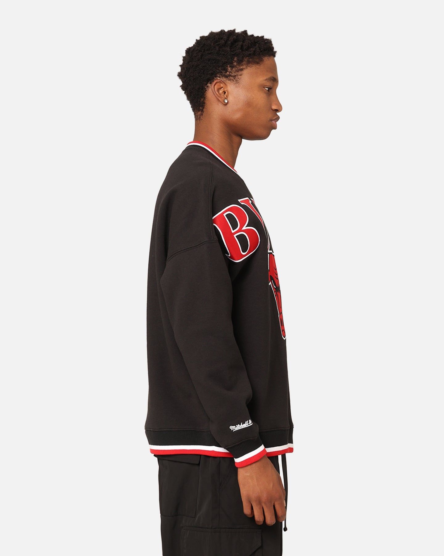 Mitchell & Ness Chicago Bulls Shooting Crewneck Black sold by Culture Kings product image thumbnail 5