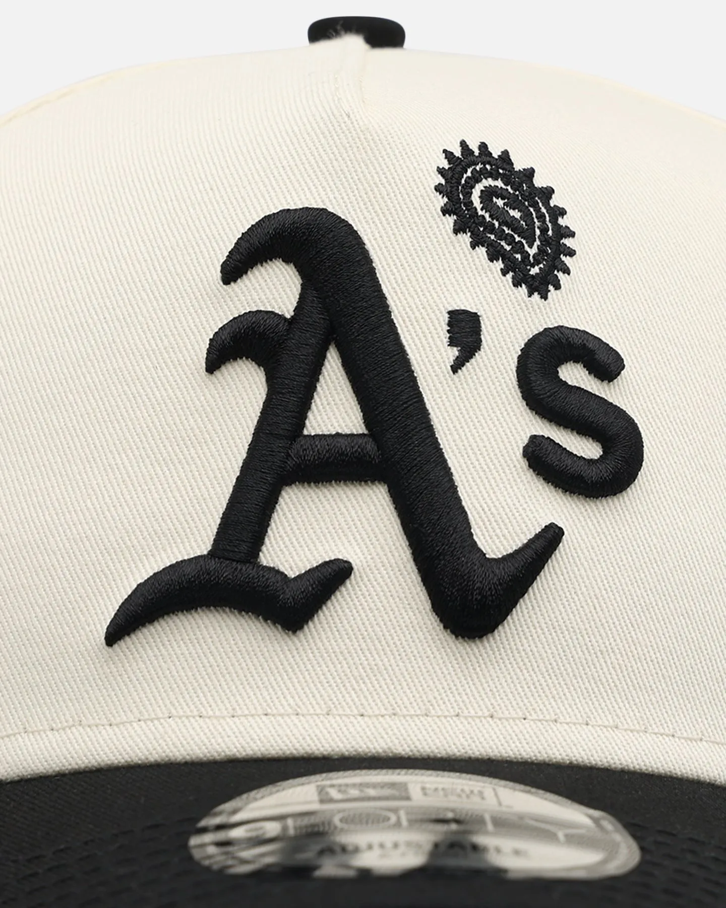 New Era Oakland Athletics 'Paisley Hit' 9FORTY A-Frame Snapback Chrome White/Black sold by Culture Kings product image thumbnail 5