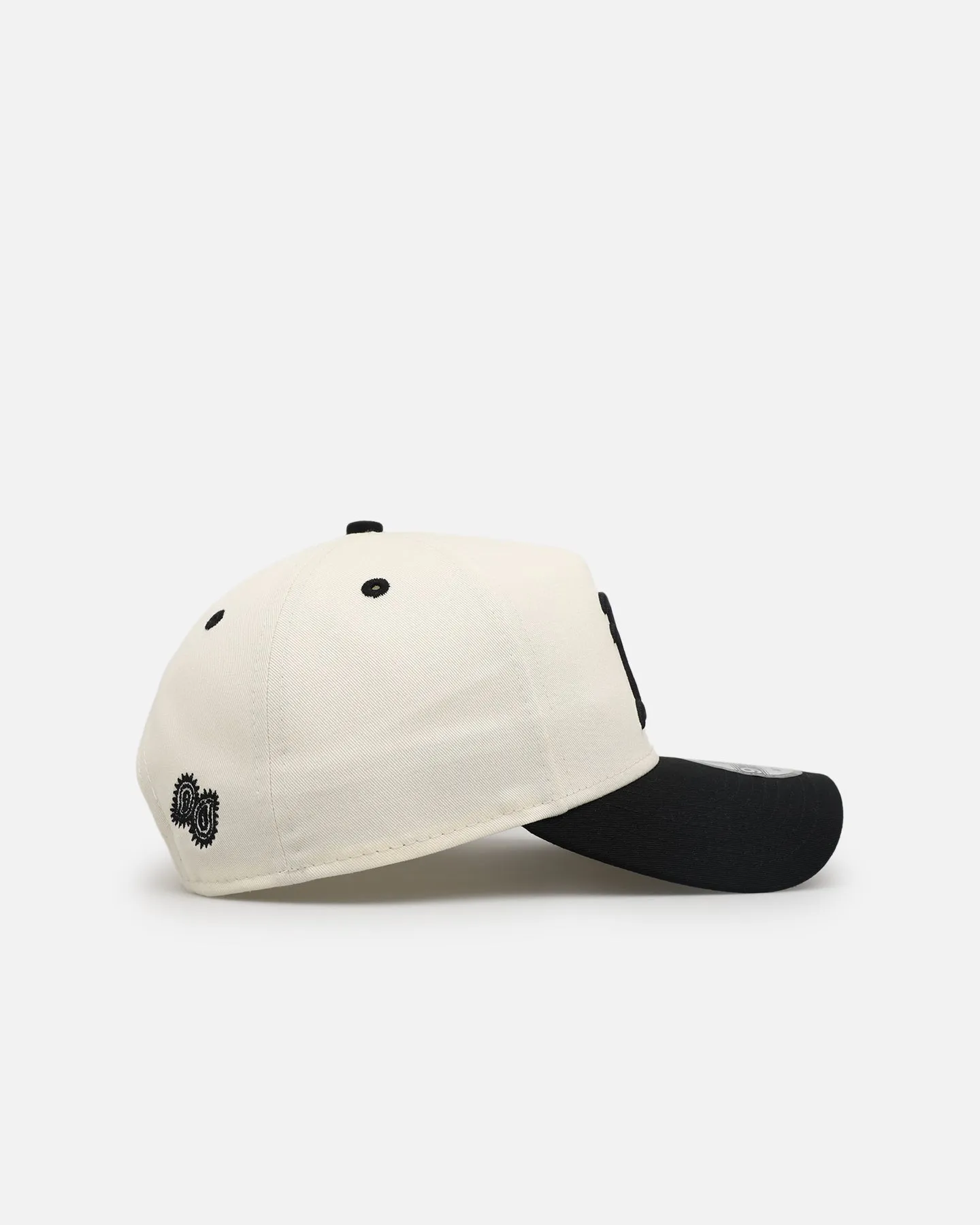 New Era Oakland Athletics 'Paisley Hit' 9FORTY A-Frame Snapback Chrome White/Black sold by Culture Kings product image thumbnail 3