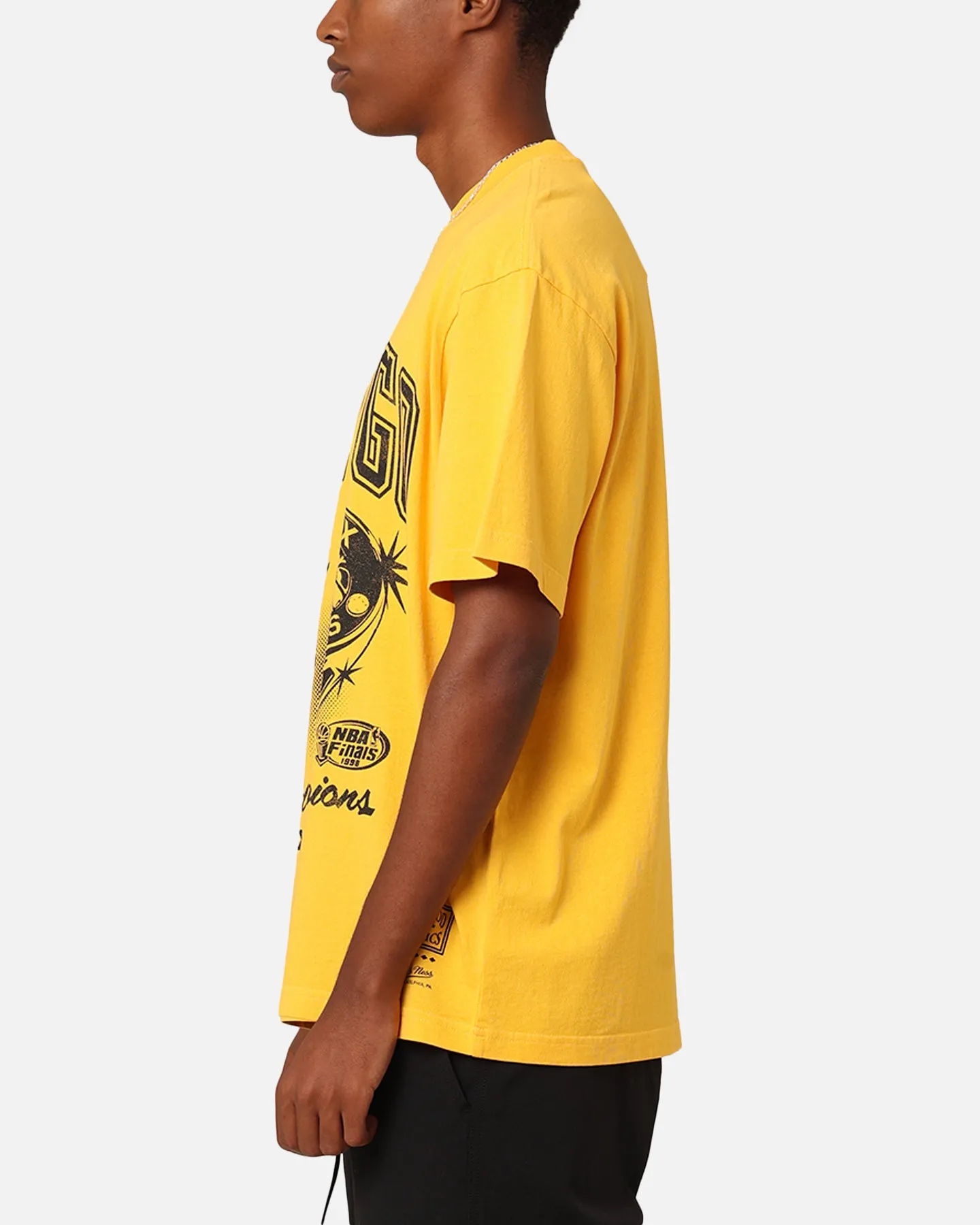 Mitchell & Ness Chicago Bulls Rings T-Shirt Ochre sold by Culture Kings product image thumbnail 5