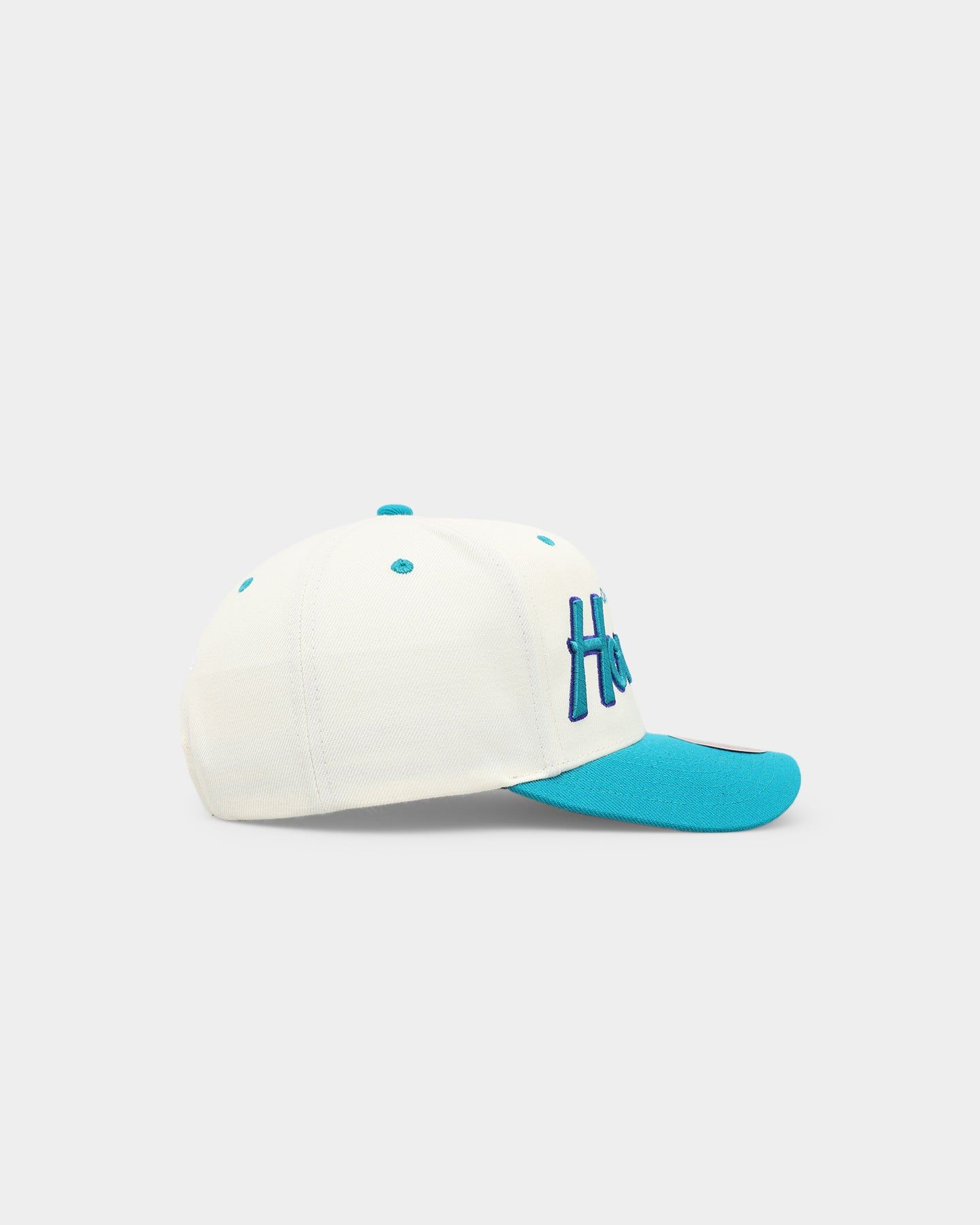 Mitchell & Ness Charlotte Hornets Team Script OG Snapback Vintage Cream sold by Culture Kings product image thumbnail 3