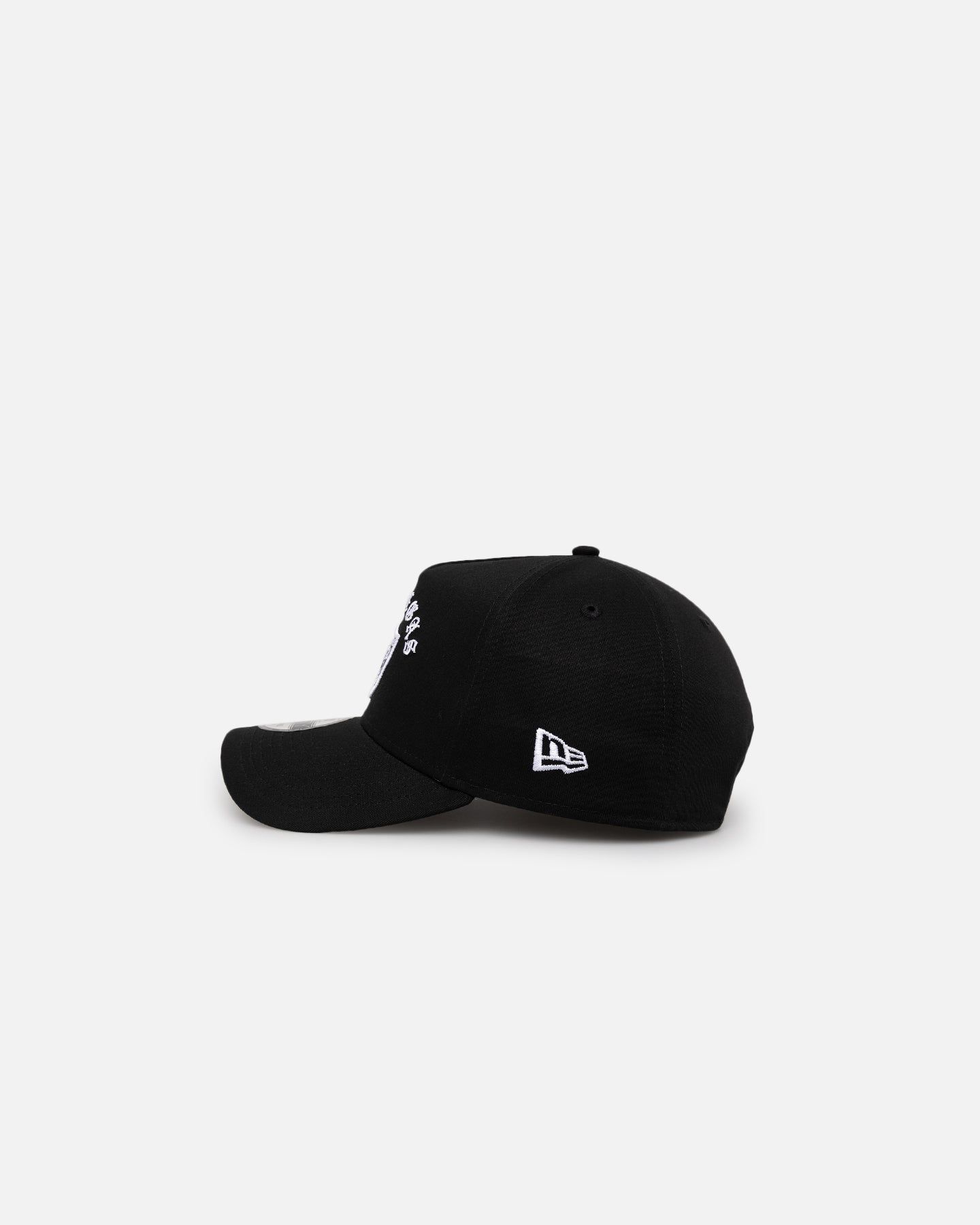 New Era Las Vegas Raiders 'Gothic Arch' 9FORTY A-Frame Snapback Black/White sold by Culture Kings product image thumbnail 4