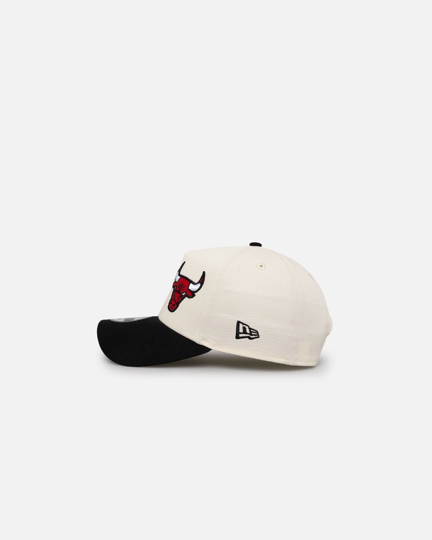 New Era Chicago Bulls 'Tall Text' 9FORTY A-Frame Snapback Chrome White/OTC sold by Culture Kings product image thumbnail 4