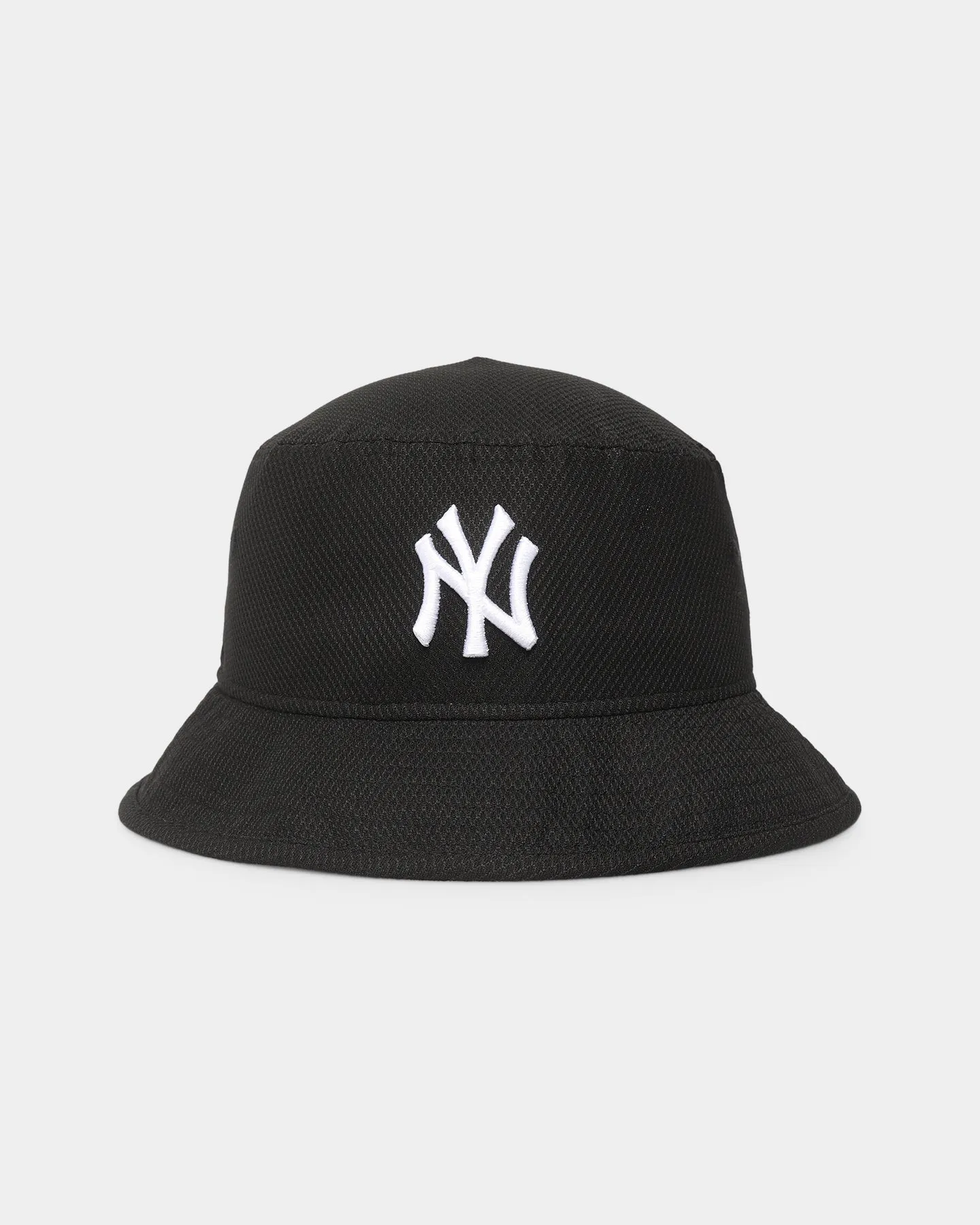 New Era New York Yankees Water Resistant Bucket Hat Black/Original Team Colours sold by Culture Kings