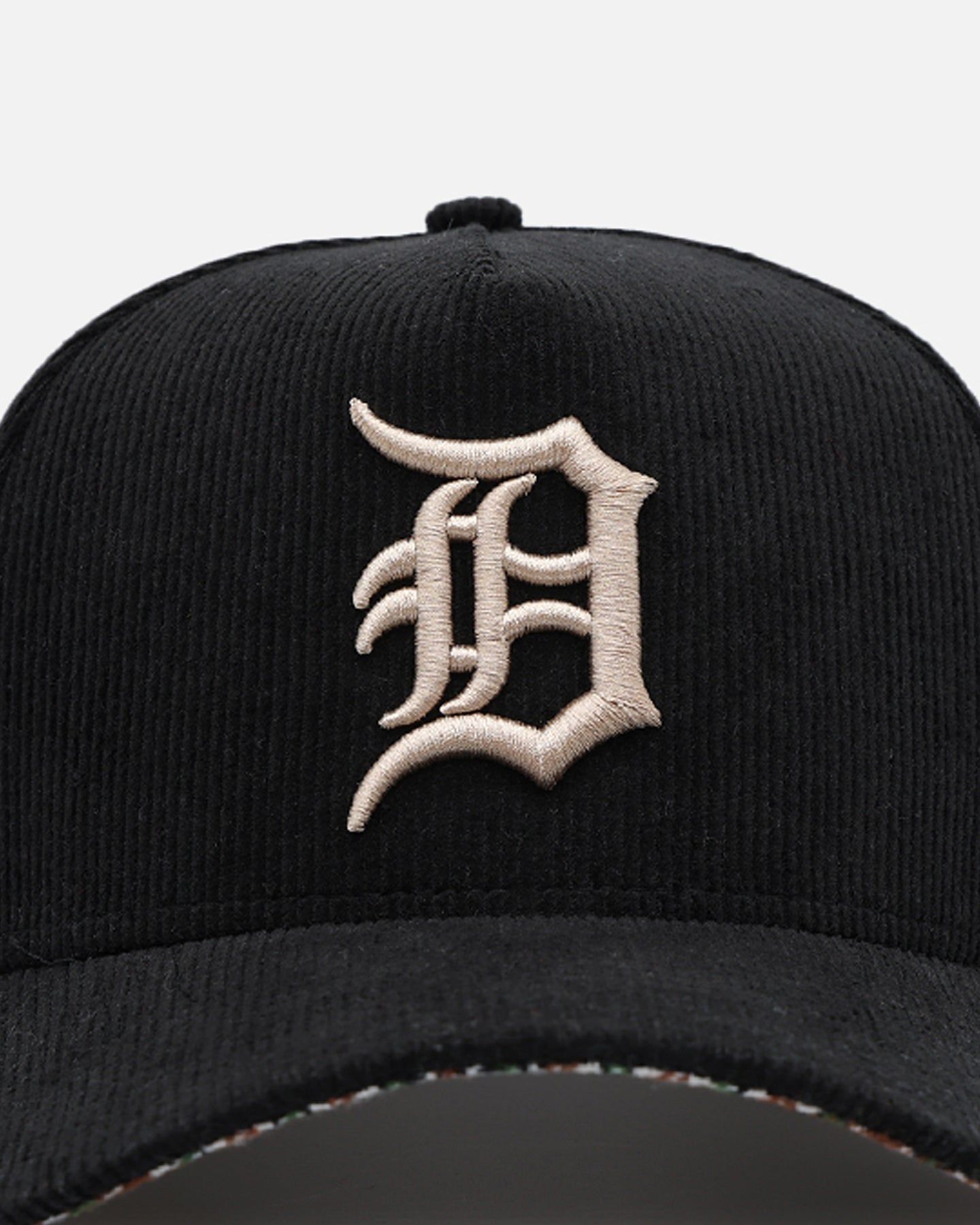 New Era Detroit Tigers 9FORTY A-Frame Snapback Black/Plaid sold by Culture Kings product image thumbnail 5