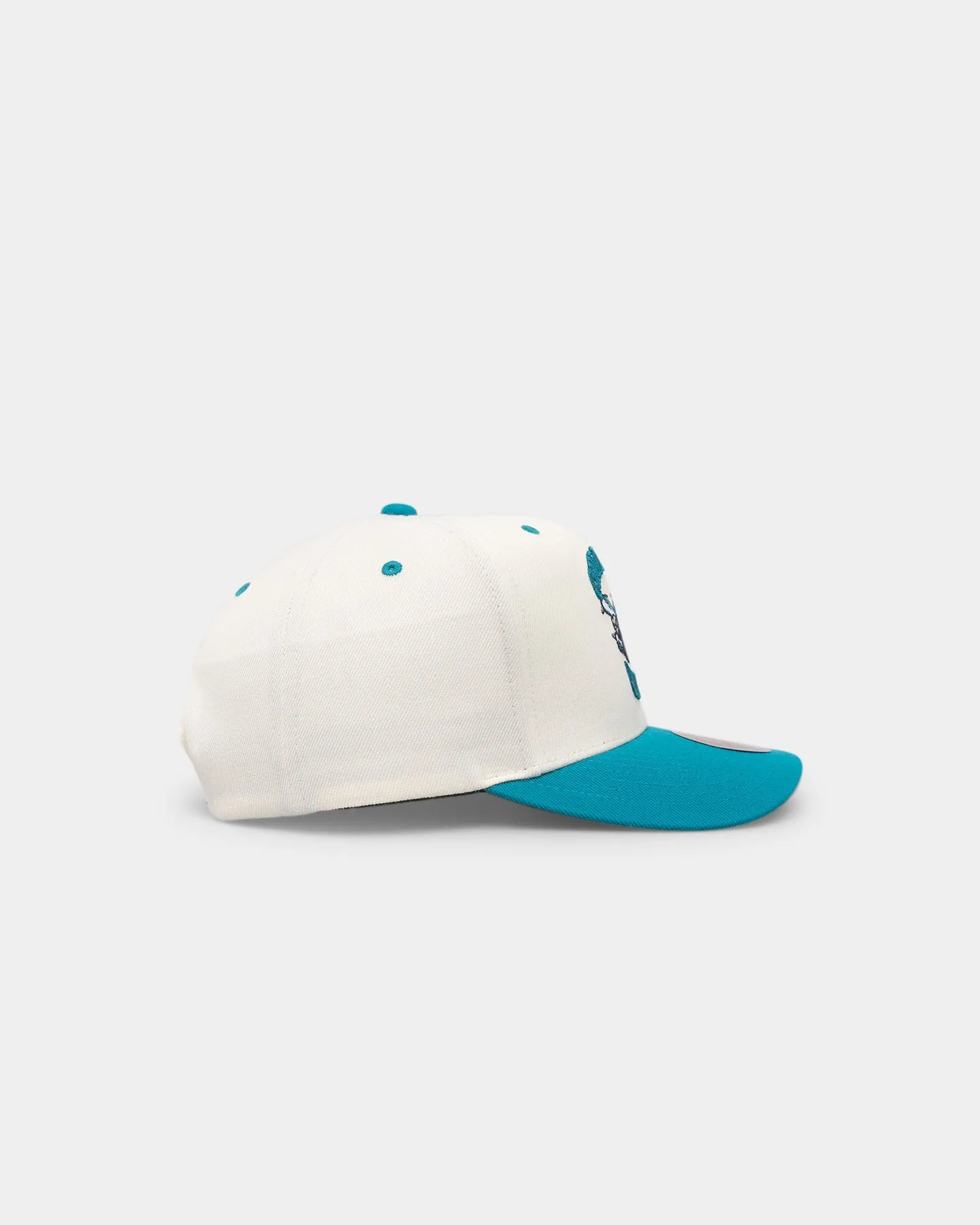 Mitchell & Ness Charlotte Hornets Go Team Go OG Snapback Vintage Cream sold by Culture Kings product image thumbnail 3