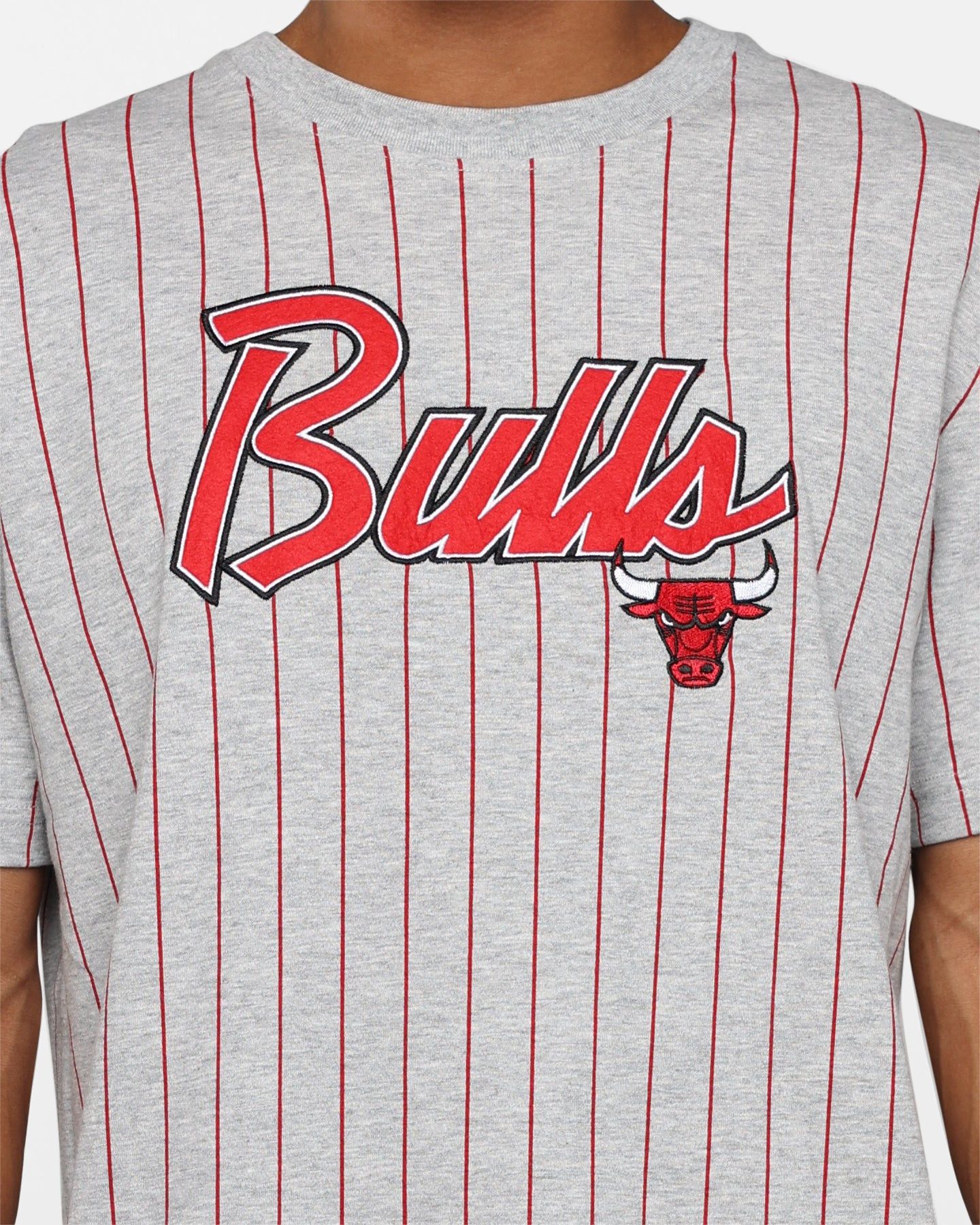 New Era Chicago Bulls Pinstripe T-Shirt Grey sold by Culture Kings product image thumbnail 4