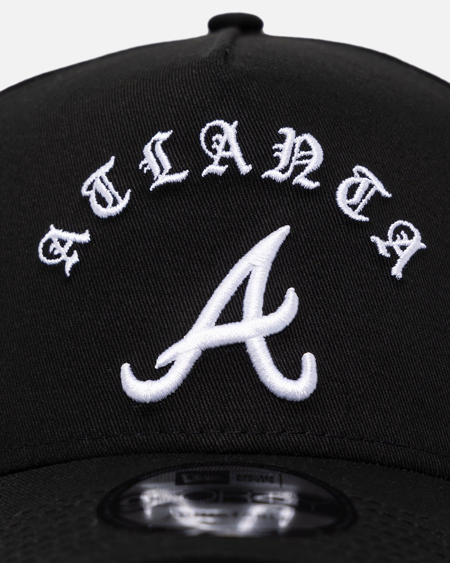 New Era Atlanta Braves 'Gothic Arch' 9FORTY A-Frame Snapback Black/White sold by Culture Kings product image thumbnail 5