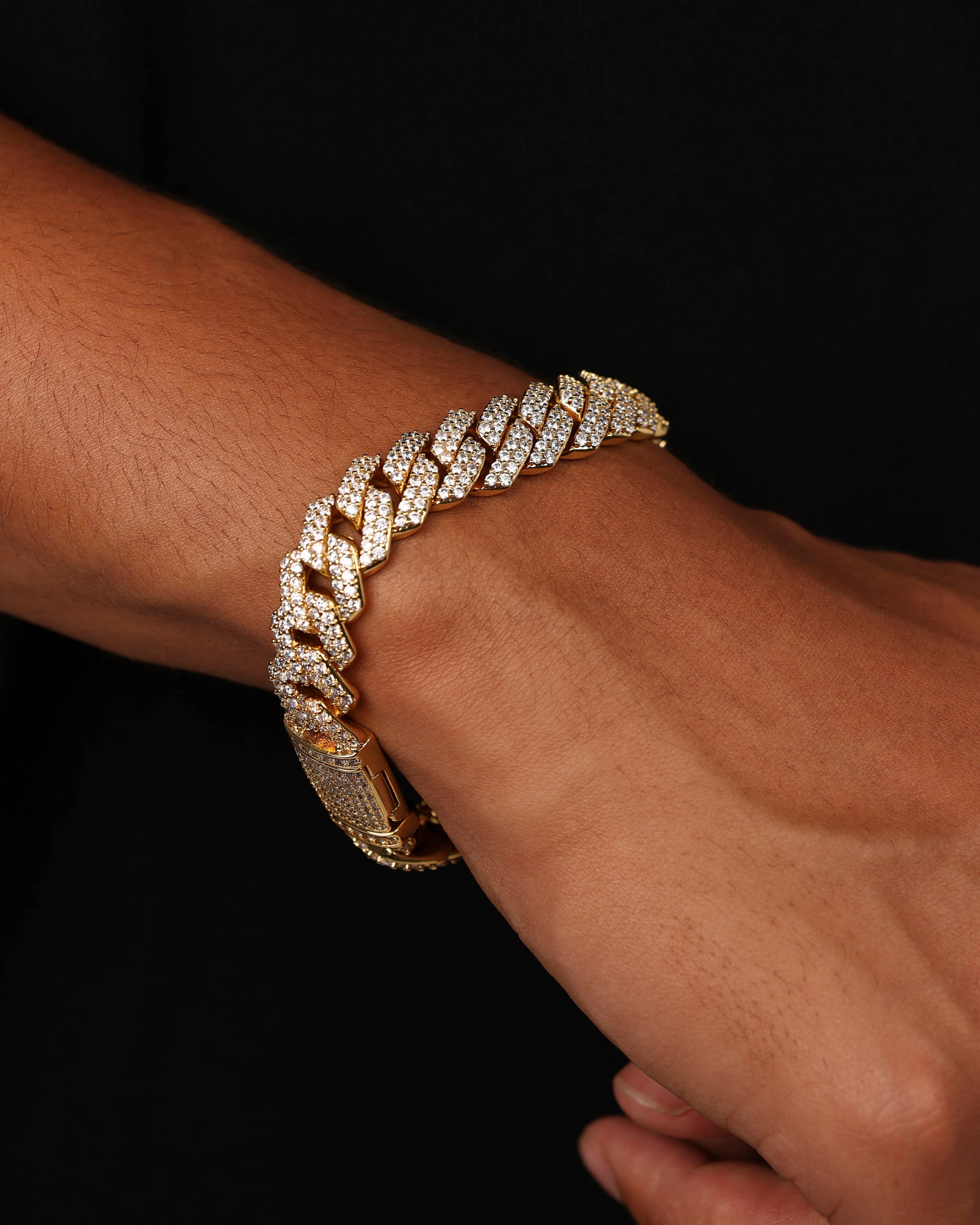 Saint Morta 14mm Interlink Bracelet Iced Gold sold by Culture Kings product image thumbnail 2