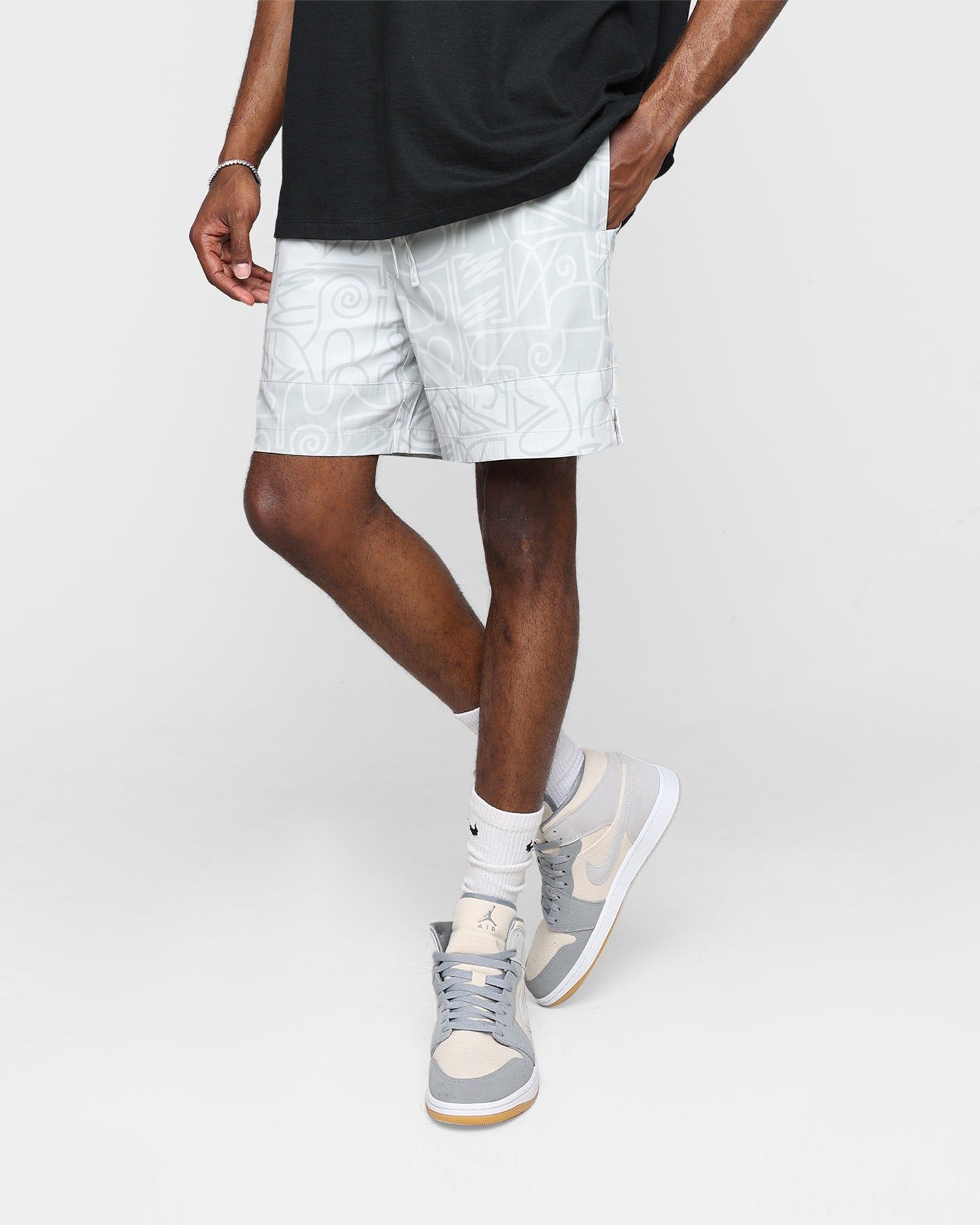 XXIII Blake Shorts Off White sold by Culture Kings product image thumbnail 4