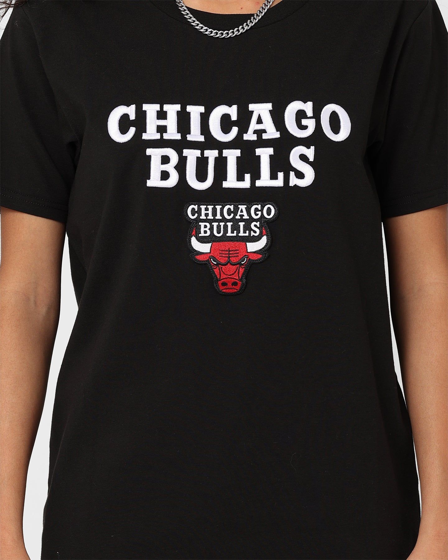 New Era Women's Chicago Bulls Logo Select T-Shirt Black sold by Culture Kings product image thumbnail 4