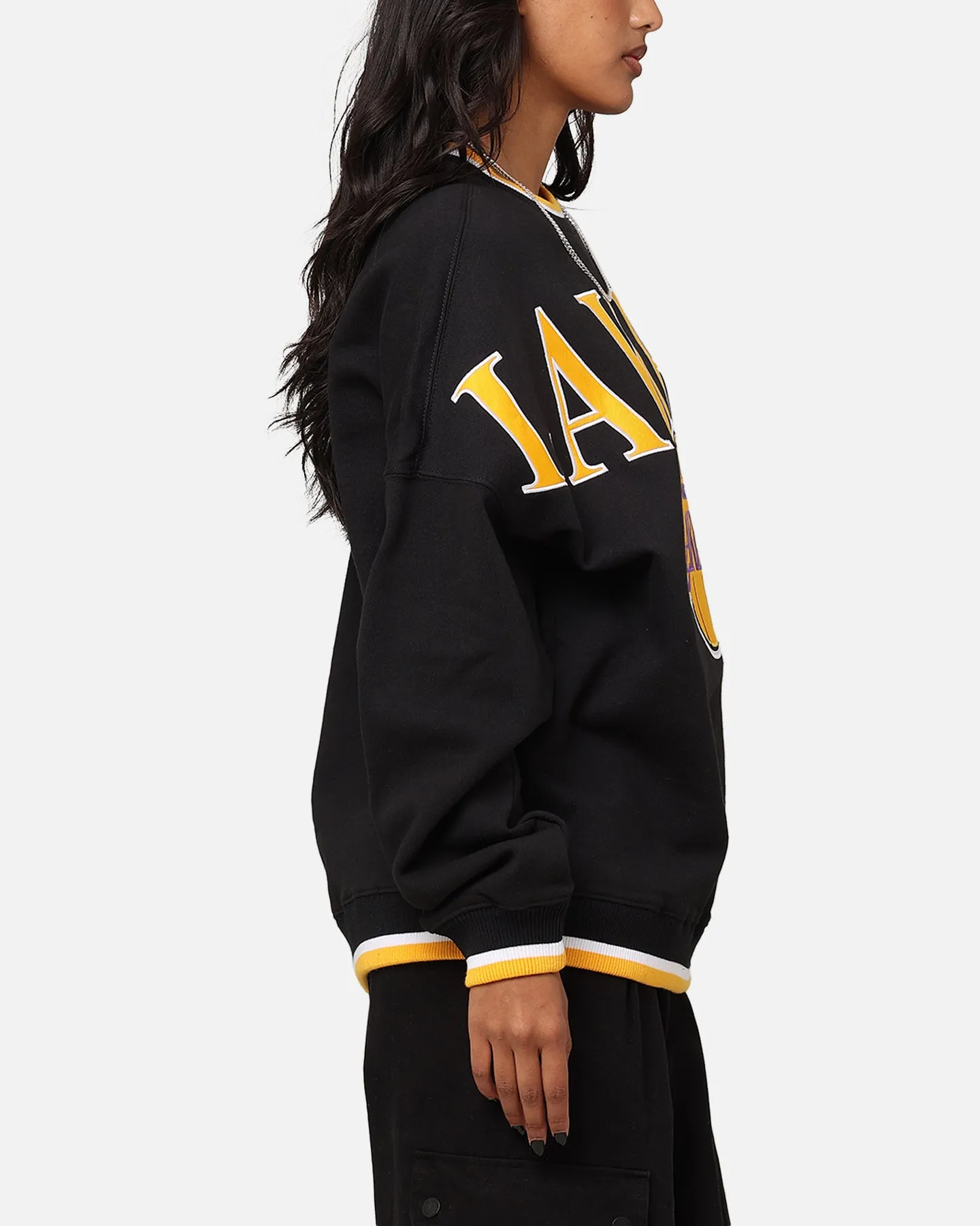 Mitchell & Ness Los Angeles Lakers Shooting Crewneck Black sold by Culture Kings product image thumbnail 4