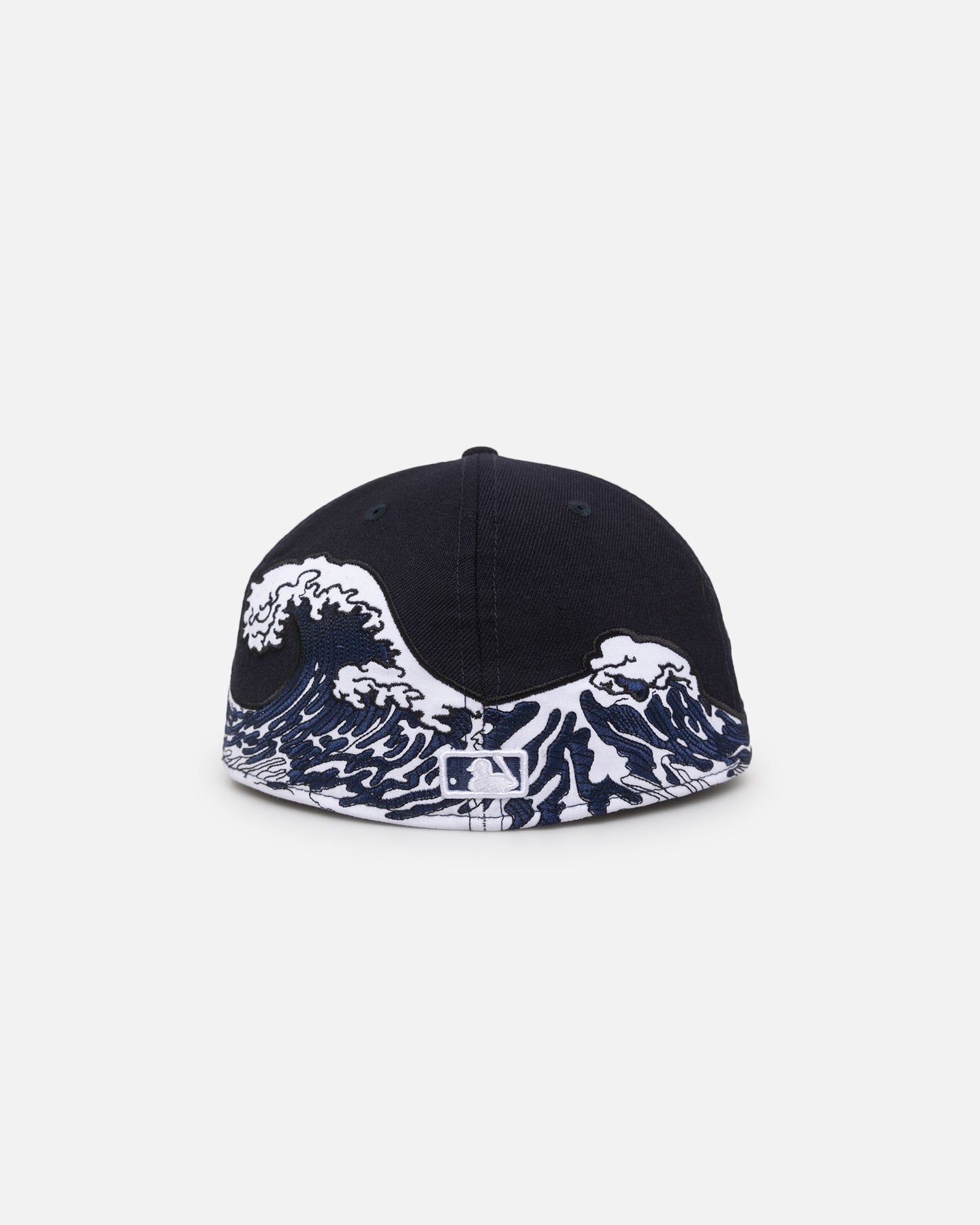 New Era Atlanta Braves "Wave" 59FIFTY Fitted Navy/White sold by Culture Kings product image thumbnail 2