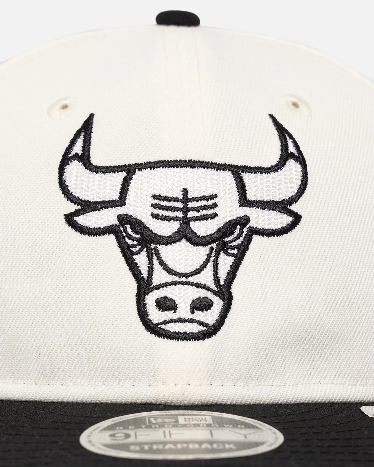 New Era Chicago Bulls 'Retro Crown Classic' 9FIFTY Retro Crown Strapback Chrome White/Black sold by Culture Kings product image thumbnail 5