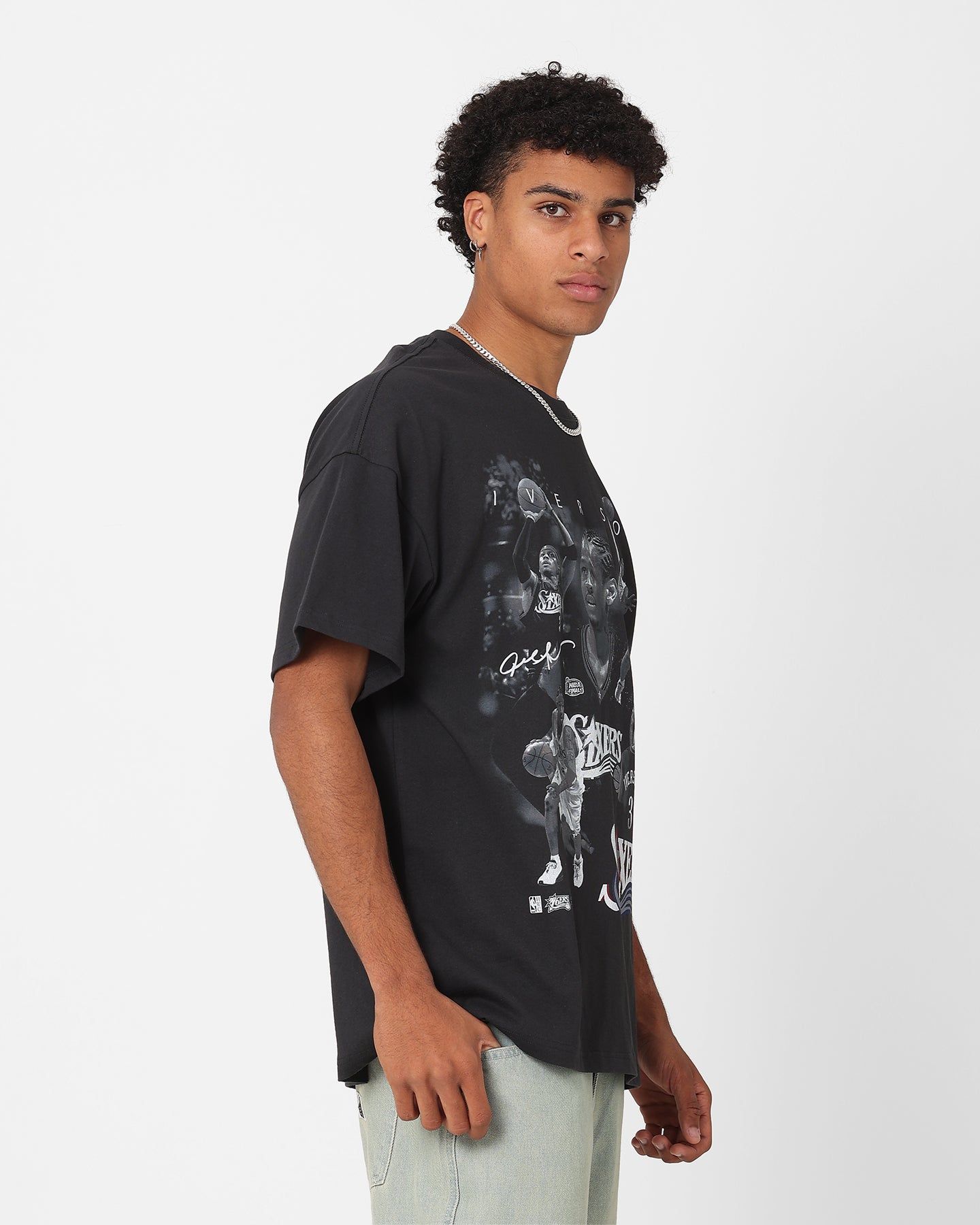 Mitchell & Ness Philadelphia 76ers Allen Iverson Player Photo T-Shirt Faded Black sold by Culture Kings product image thumbnail 5