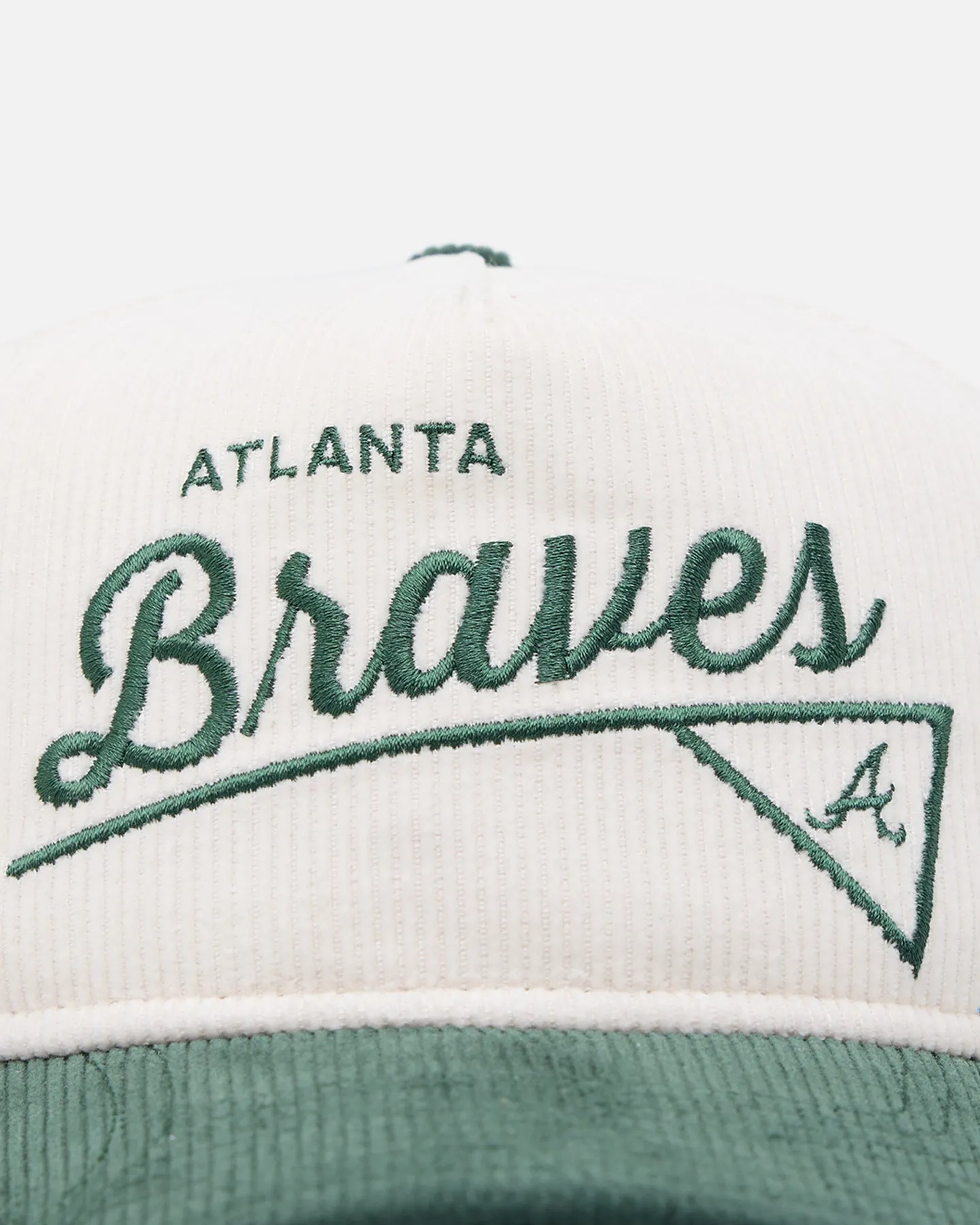 New Era Atlanta Braves 'Heritage Golf' Pre-Curved Golfer Snapback Chrome White sold by Culture Kings product image thumbnail 4