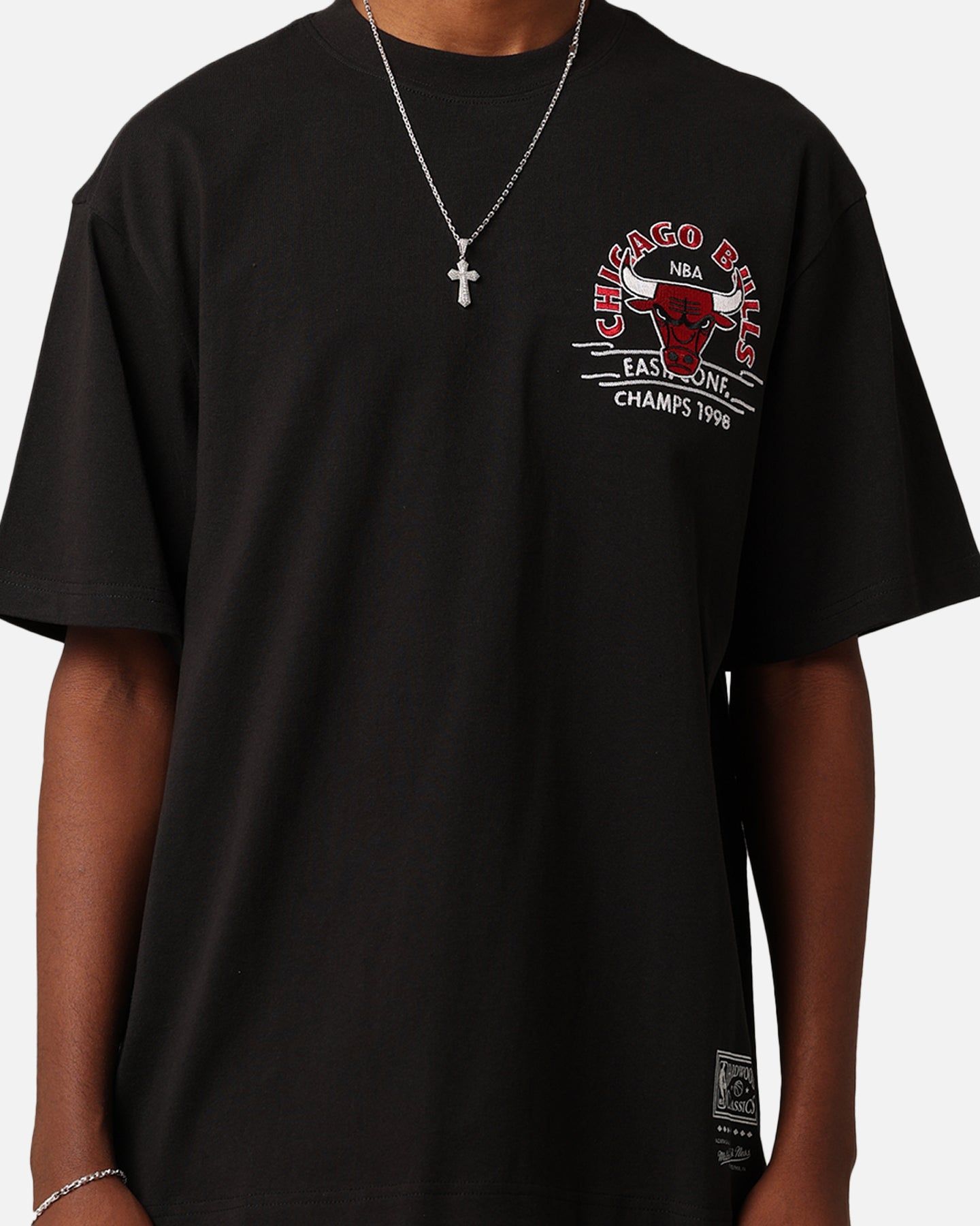 Mitchell & Ness Chicago Bulls Arch T-Shirt Faded Black sold by Culture Kings product image thumbnail 5