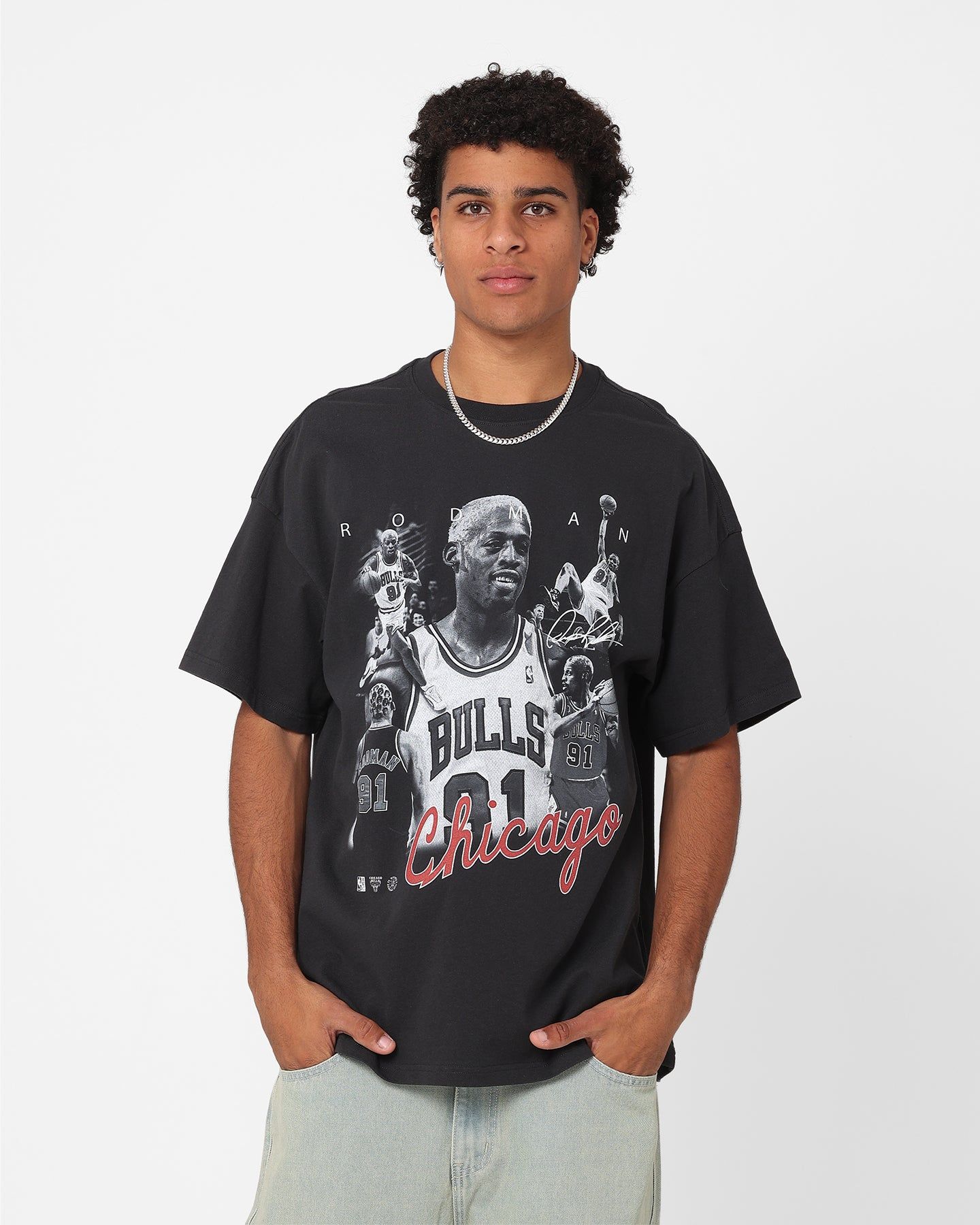 Mitchell & Ness Chicago Bulls Dennis Rodman Player Photo T-Shirt Faded Black sold by Culture Kings