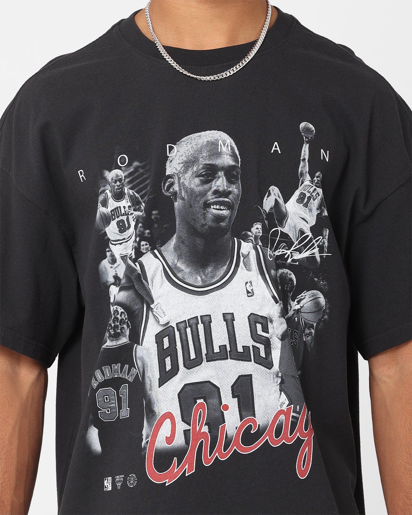 Mitchell & Ness Chicago Bulls Dennis Rodman Player Photo T-Shirt Faded Black sold by Culture Kings product image thumbnail 3