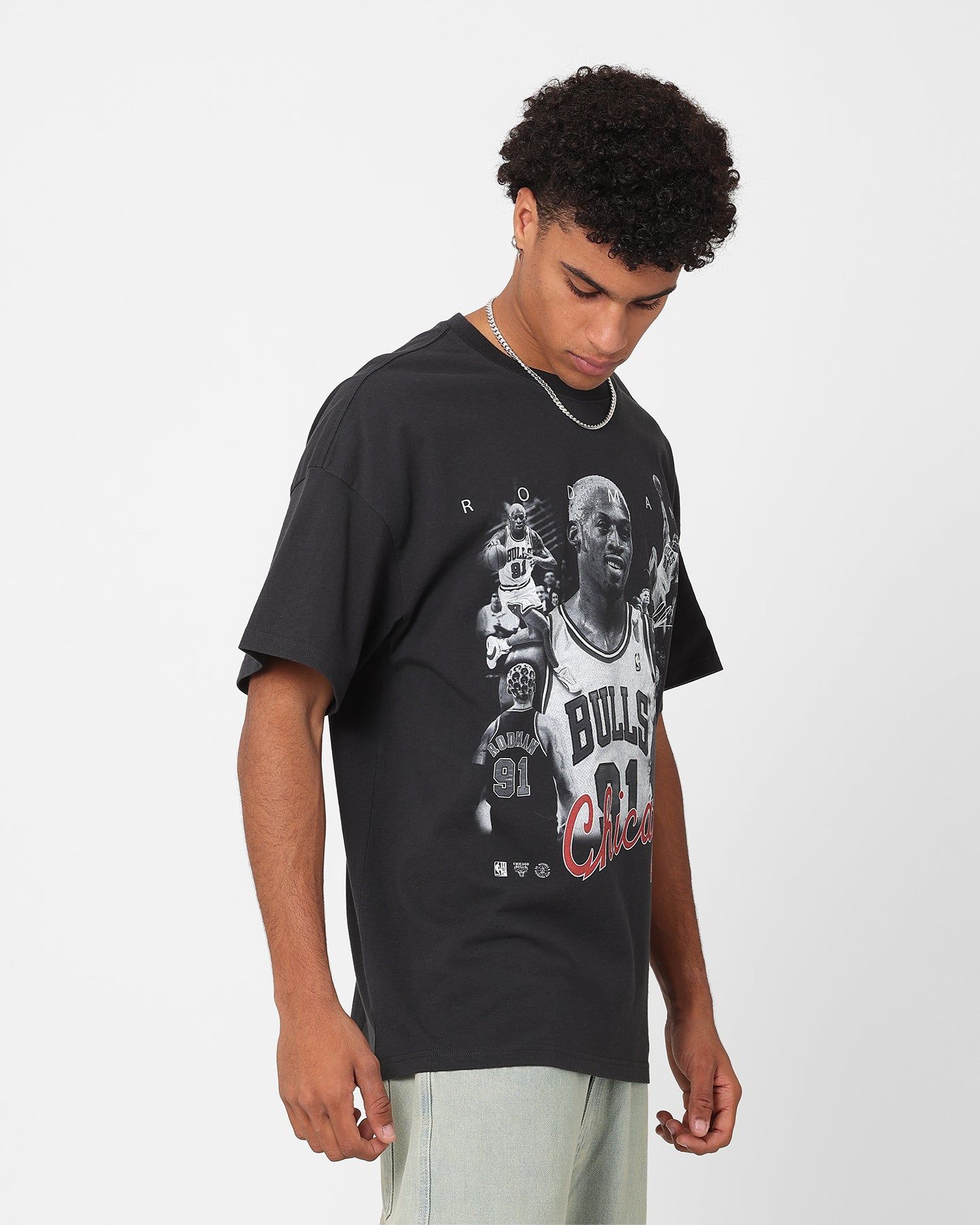 Mitchell & Ness Chicago Bulls Dennis Rodman Player Photo T-Shirt Faded Black sold by Culture Kings product image thumbnail 5