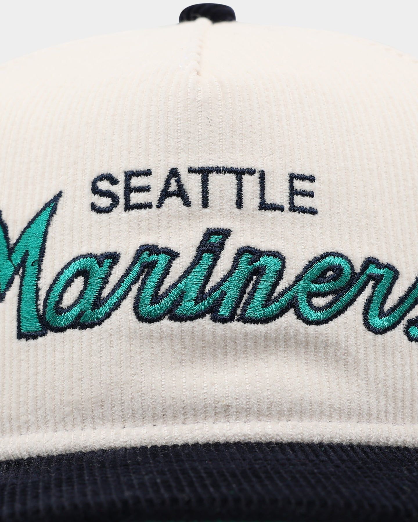 New Era Seattle Mariners 'Chrome Corduroy Throwback Script' Golfer Snapback Chrome White sold by Culture Kings product image thumbnail 5